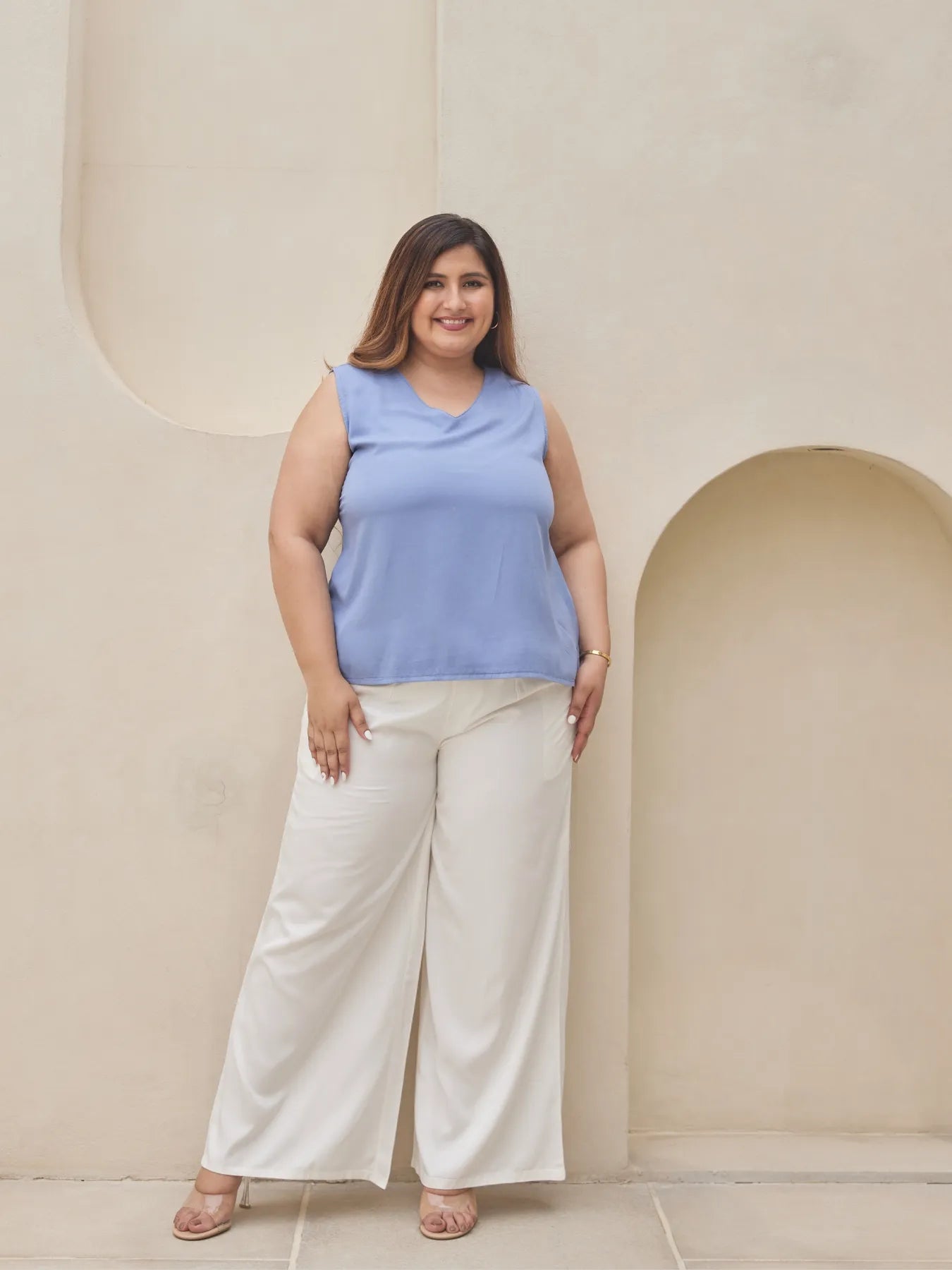 Women Plus Size English Blue V-Neck Sleeveless Top