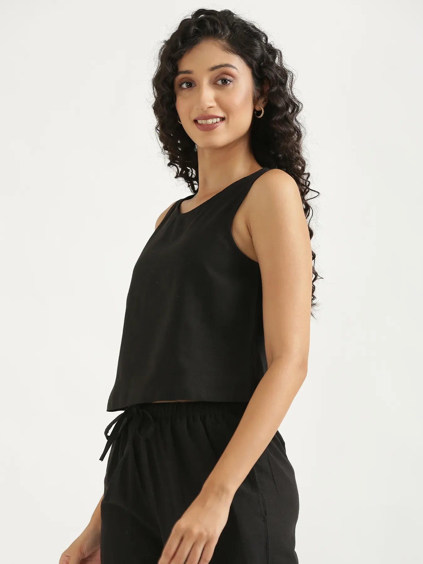 Women Black Flowy Linen Crop Top