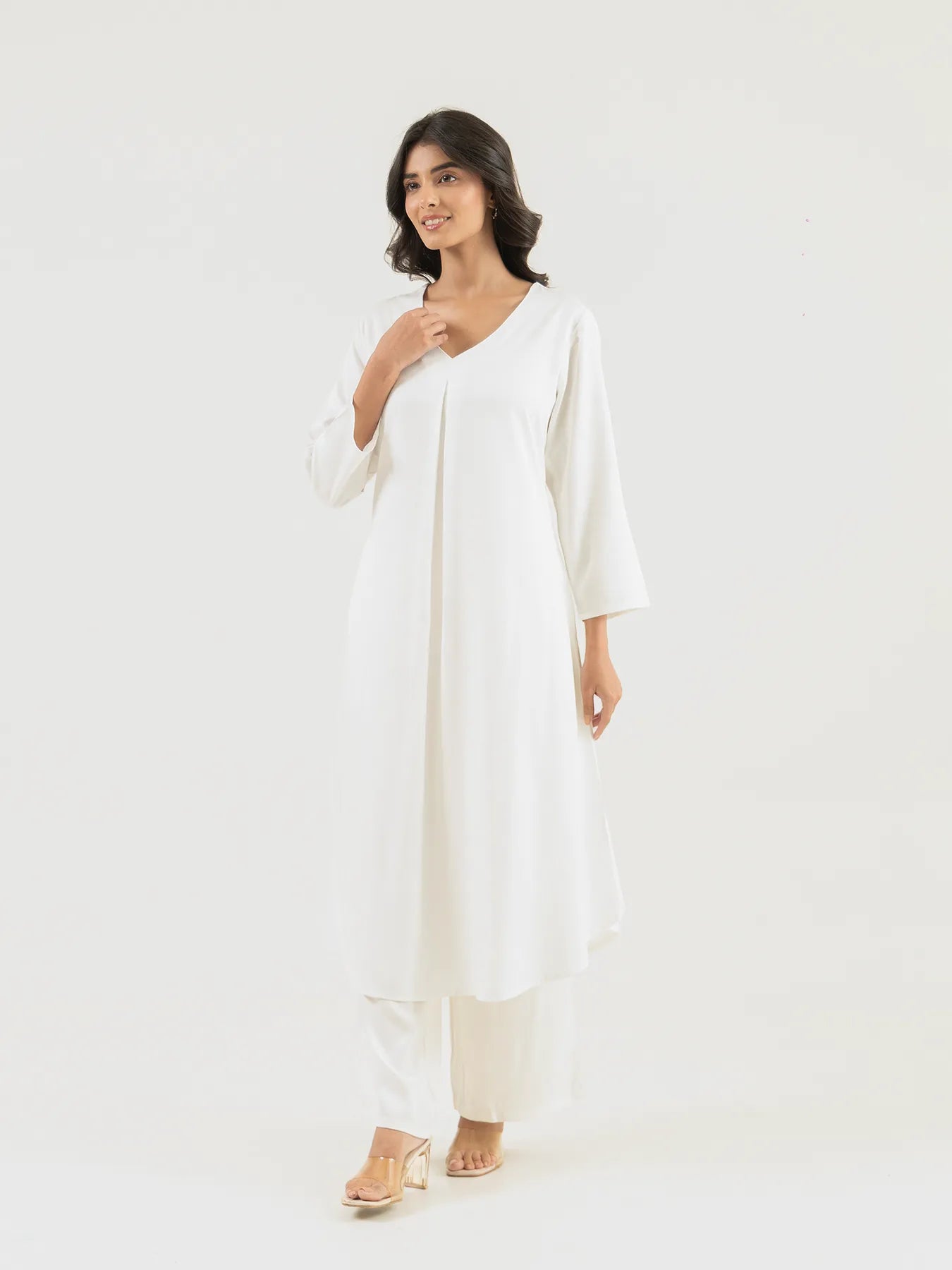 Women White Flowy Pleated Kurta
