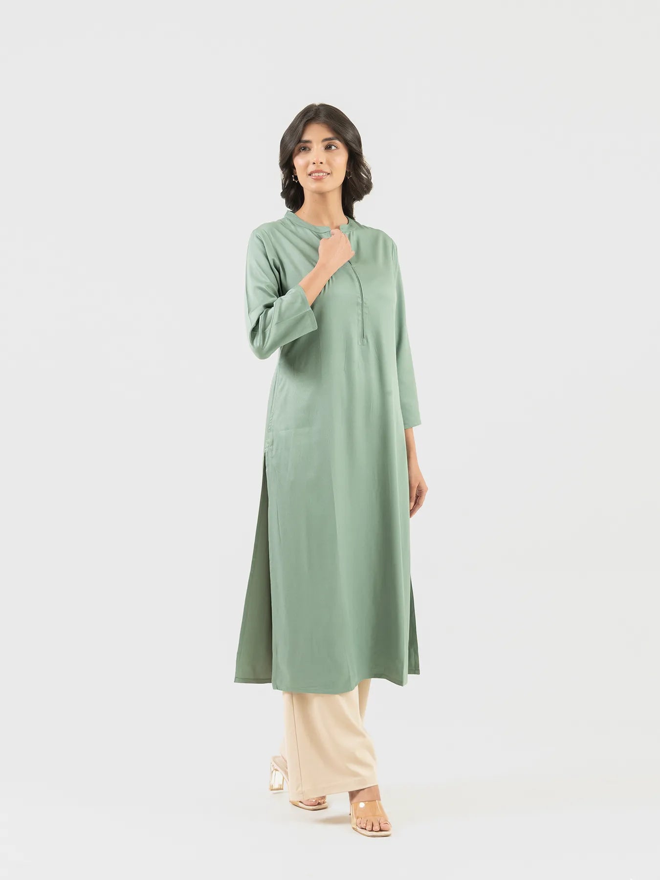 Women Jade Flowy Straight Long Kurta