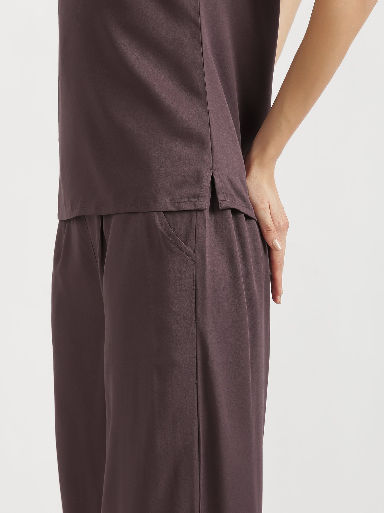 Women Plus Size Brinjal V-Neck Sleeveless Top