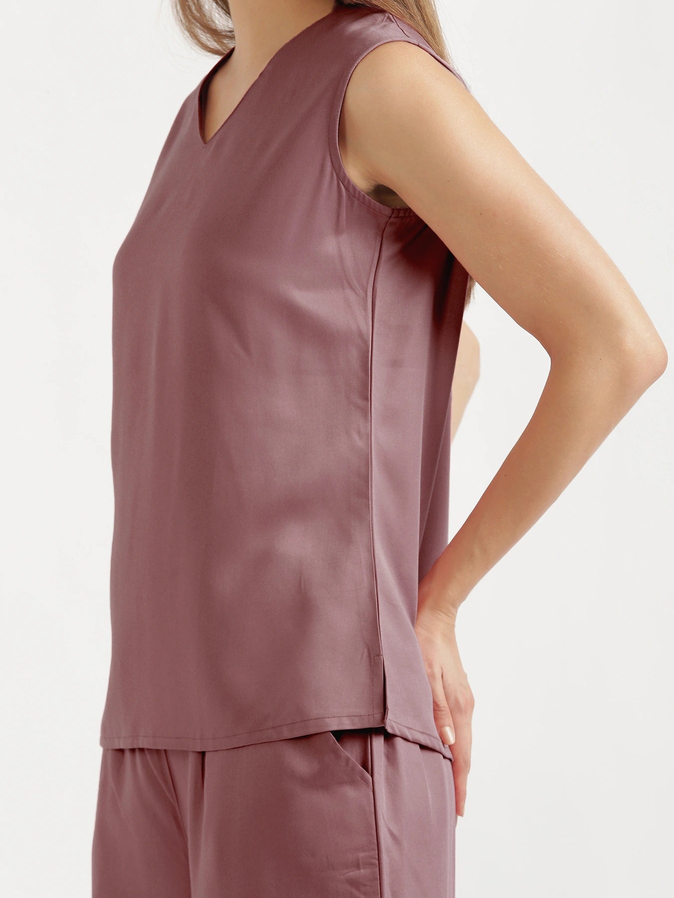 Women Rose Taupe V-Neck Sleeveless Top