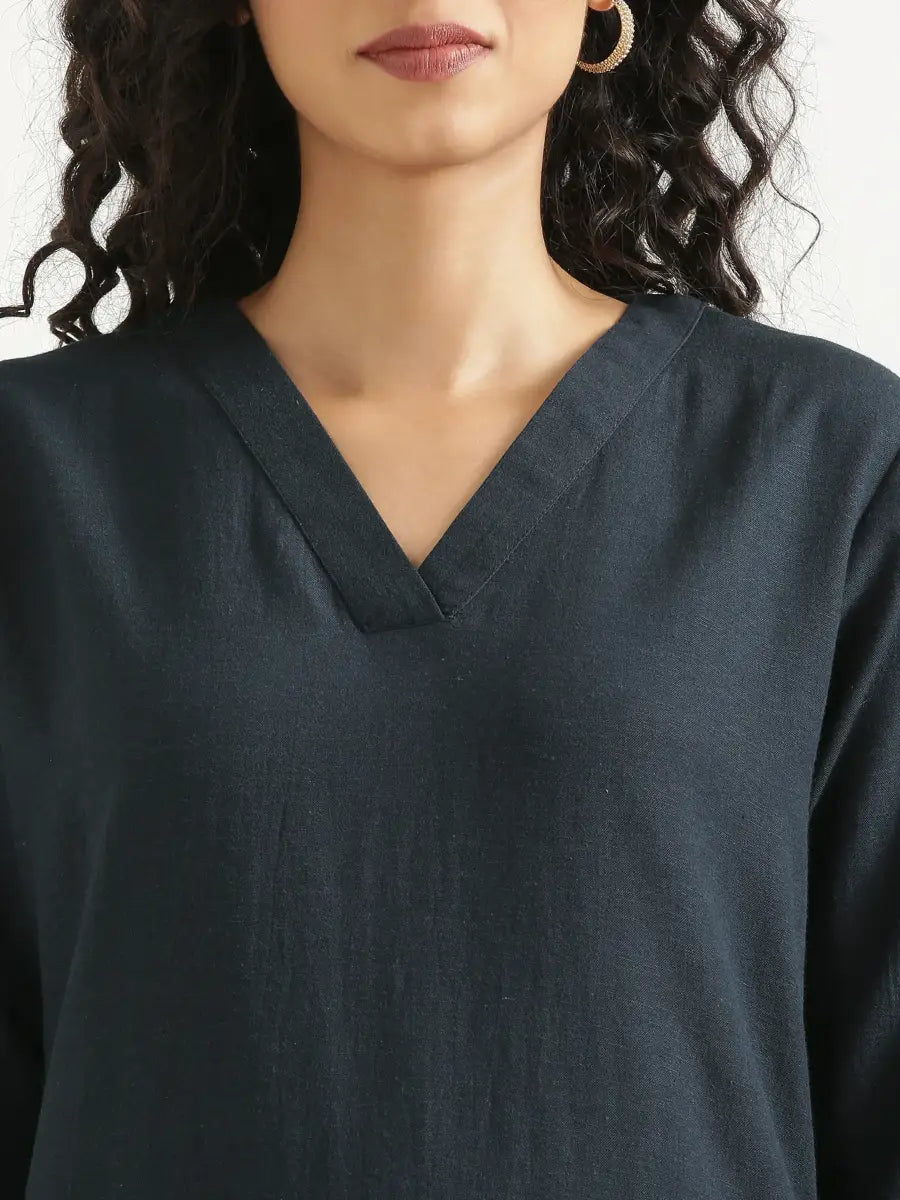 Women Navy Blue Flowy Linen Kurta Set