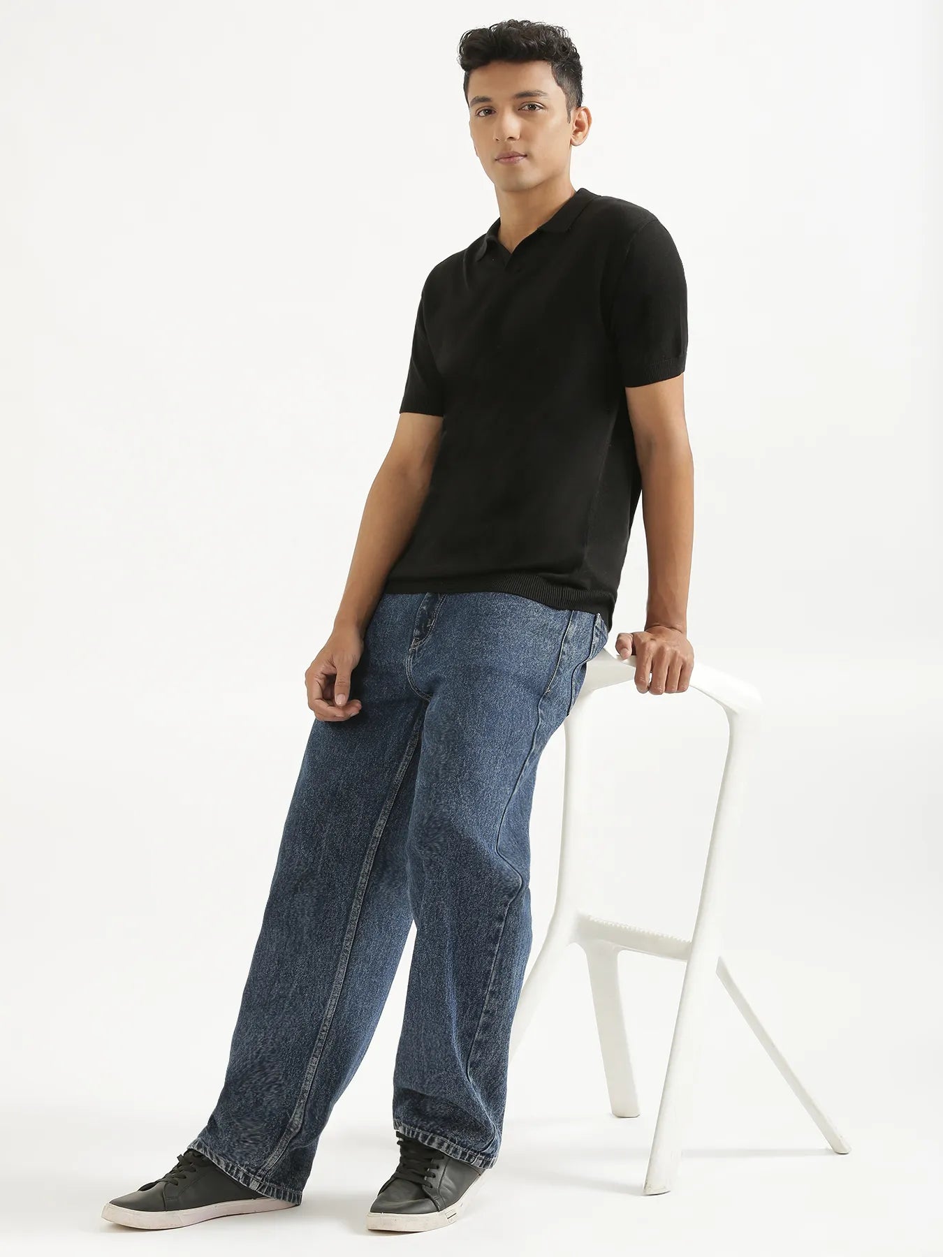 Men Black Flat Knit Collared T-shirt