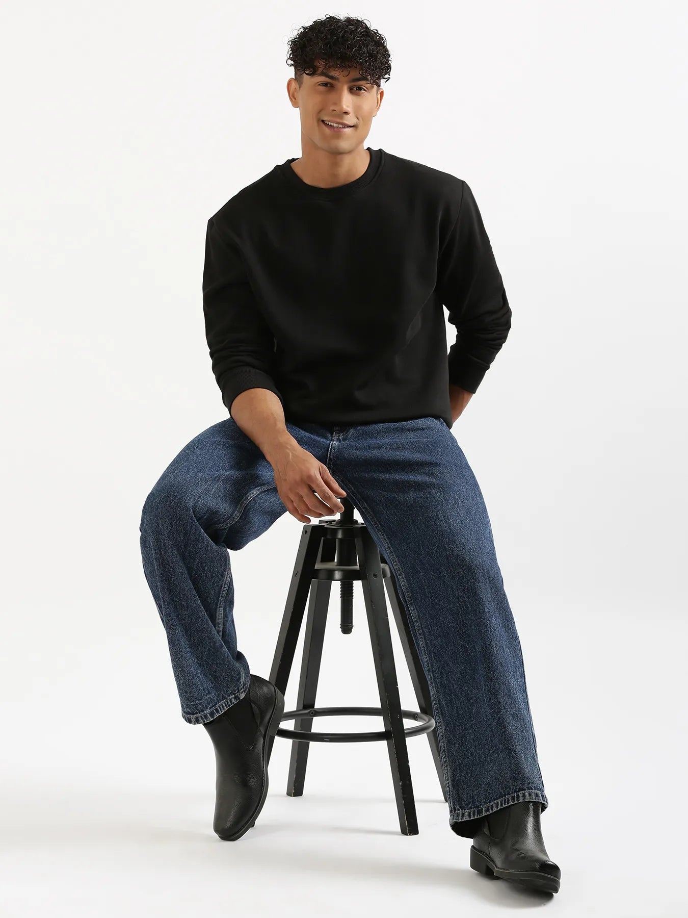 Unisex Black Round Neck Sweatshirt