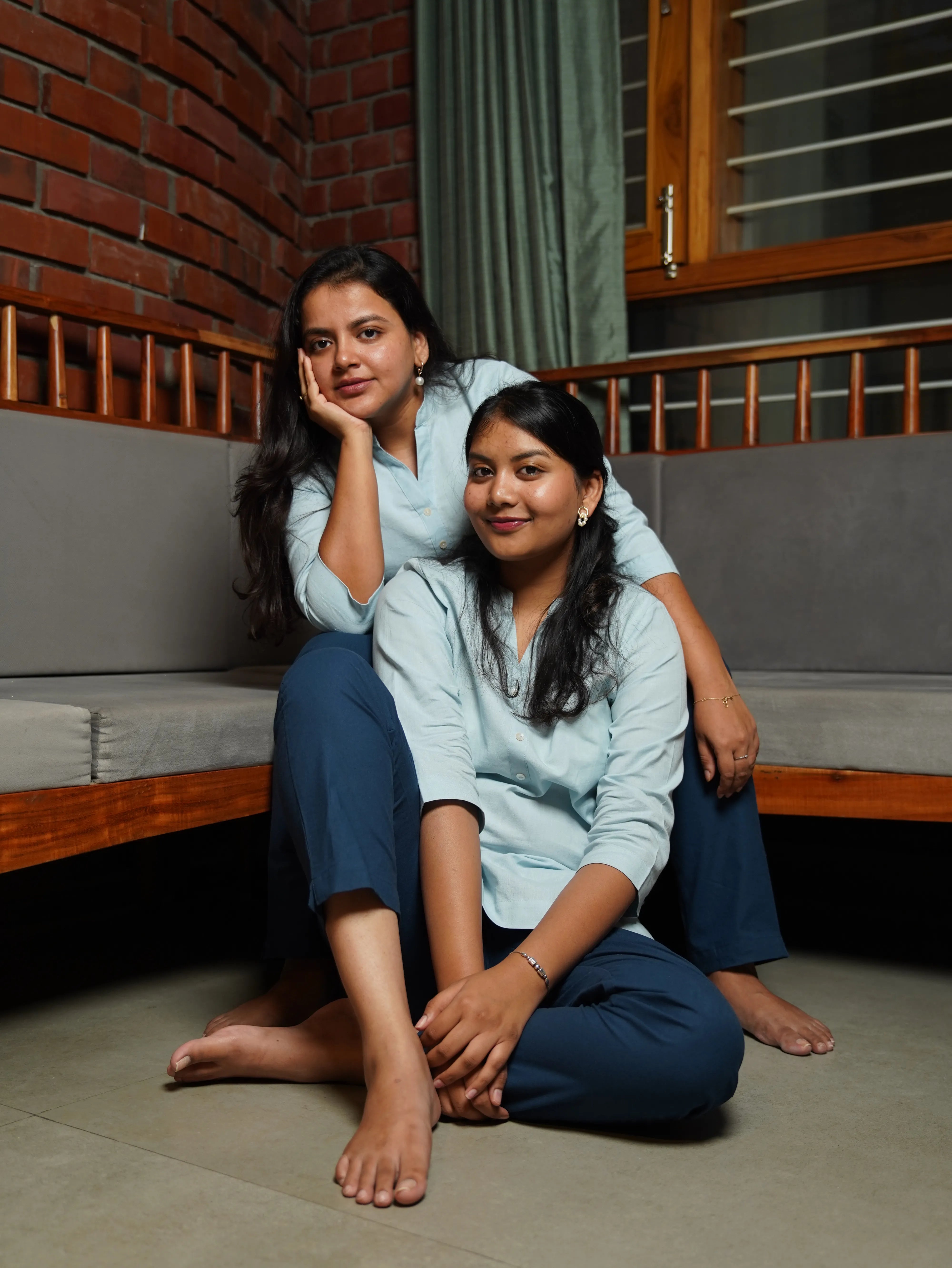 Women Sky Blue Airy Linen Short Kurta & Peacock Blue Cotton Pant Set