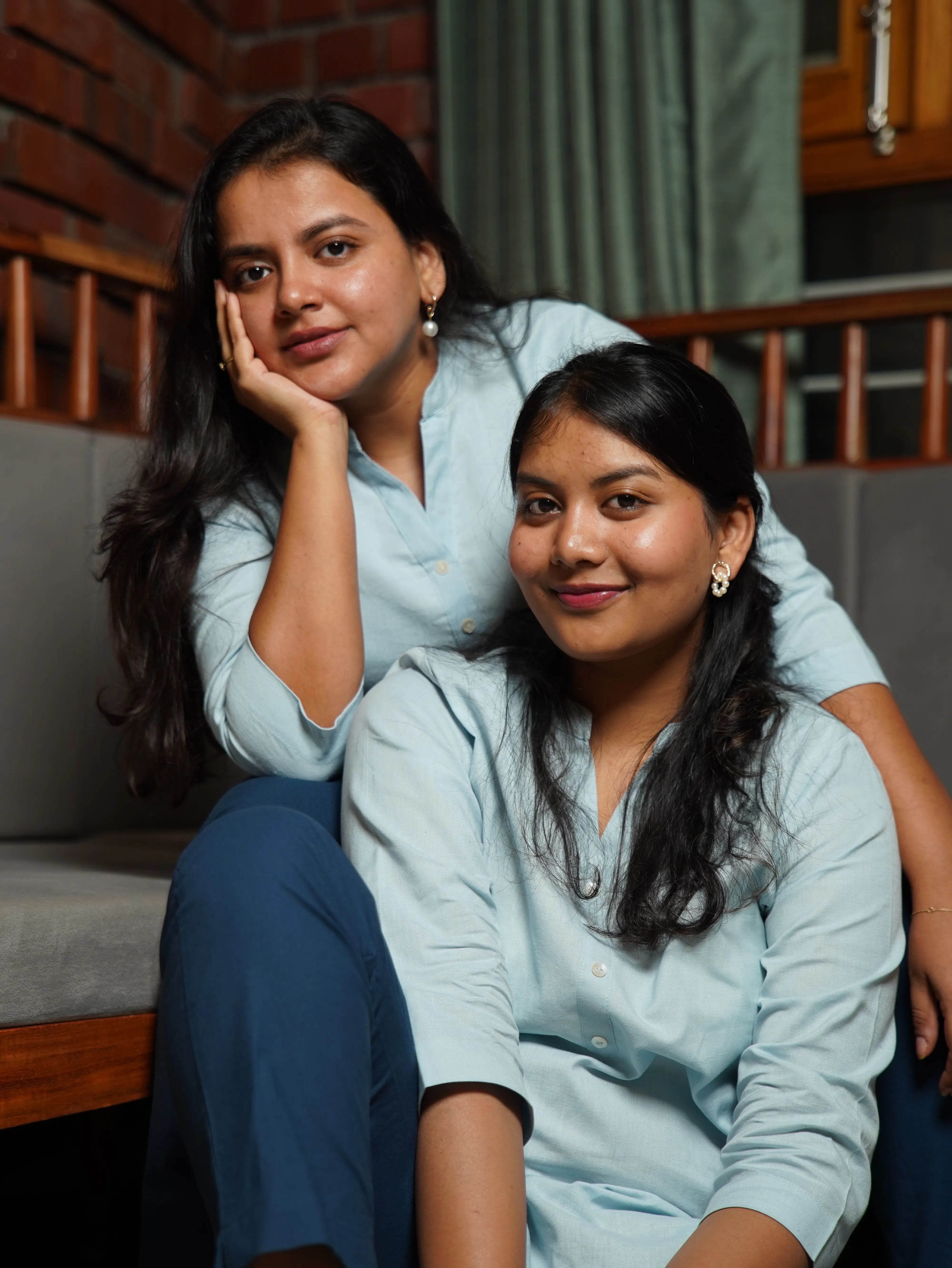 Women Sky Blue Airy Linen Short Kurta & Peacock Blue Cotton Pant Set