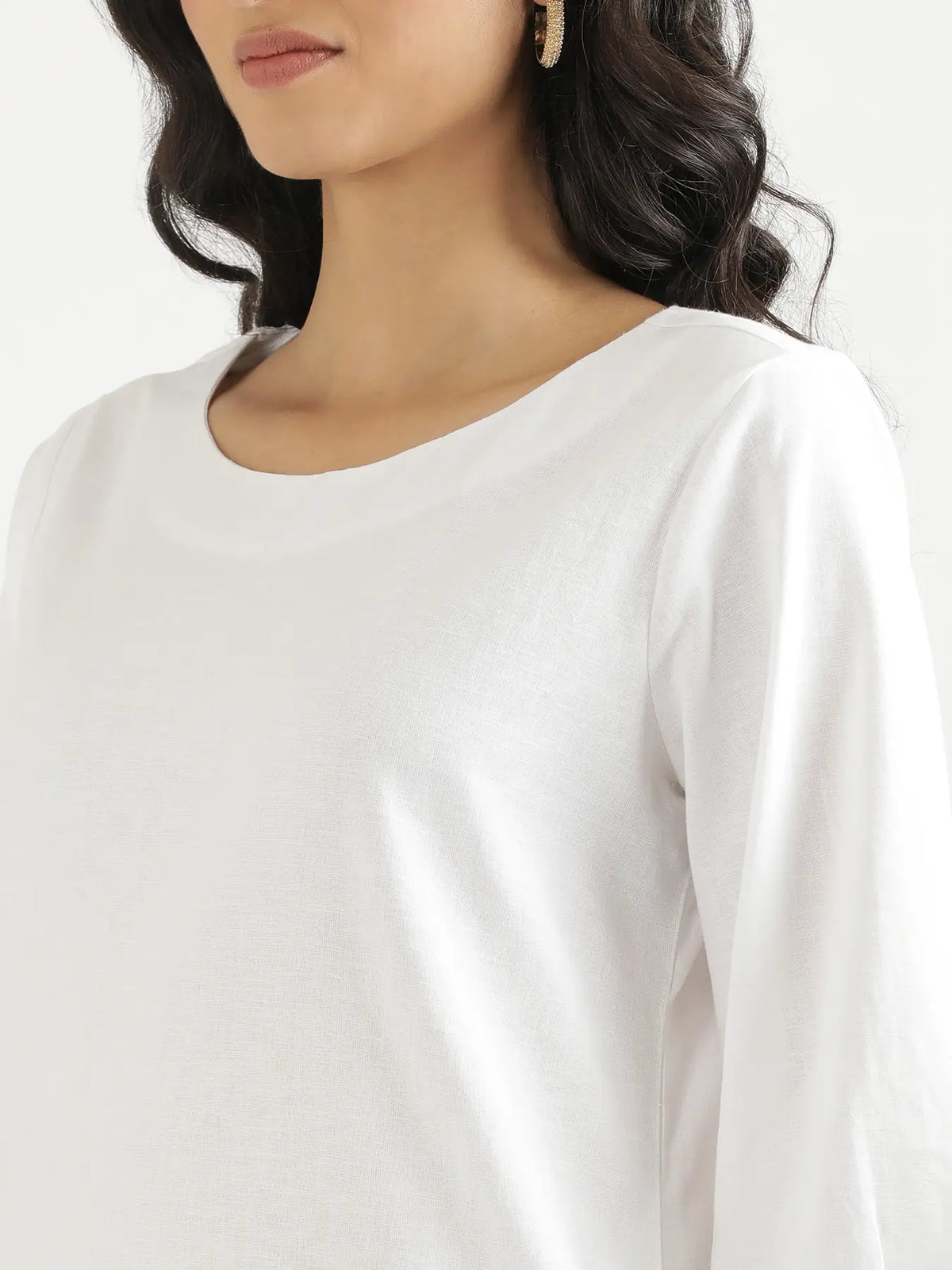 Women White Airy Linen Puff Sleeve Long Kurta