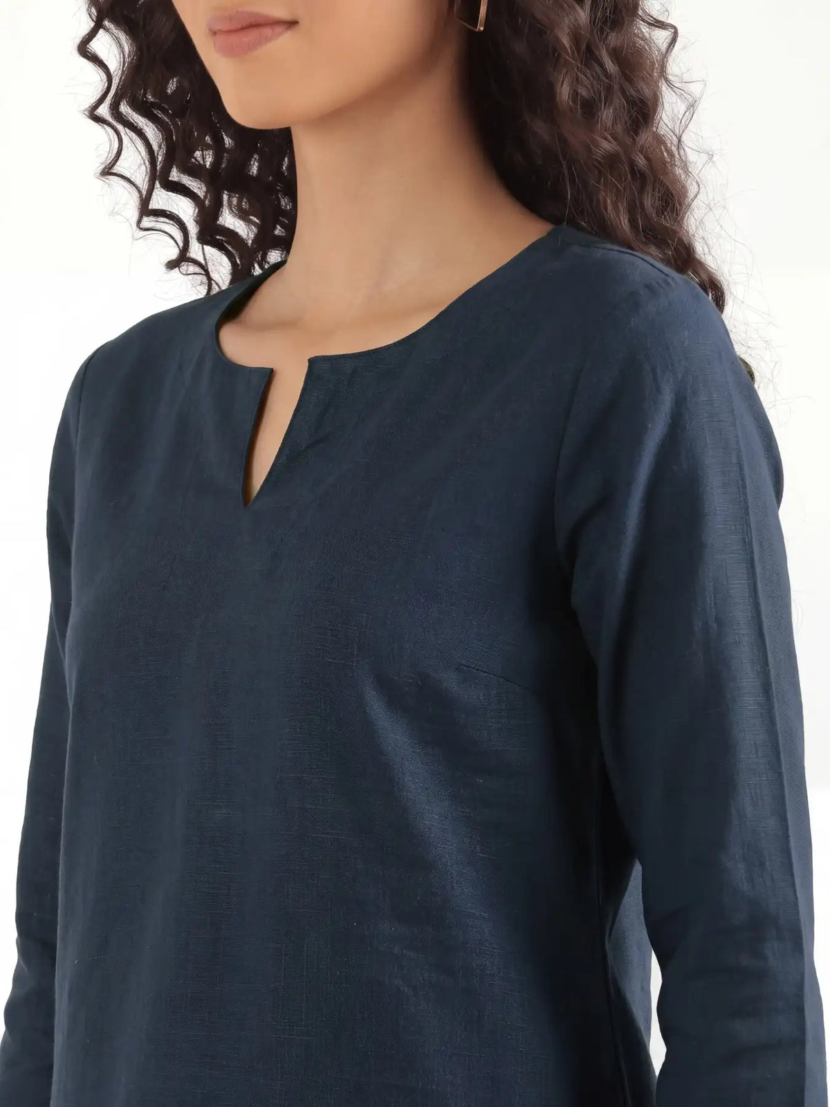 Women Navy Blue Airy Linen Split Neck Short Kurta
