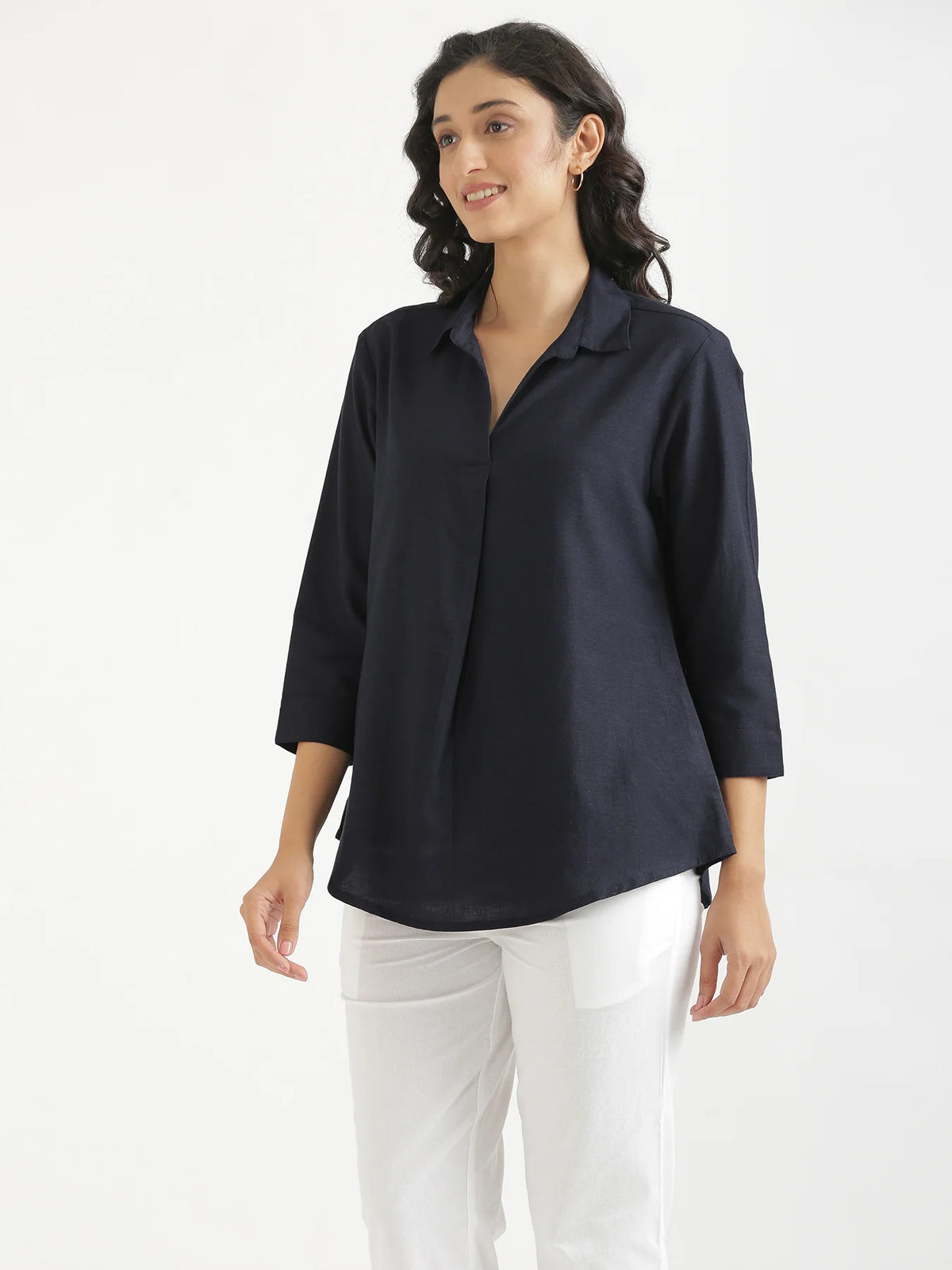 Women Navy Blue Flowy Linen Pleated Kurta