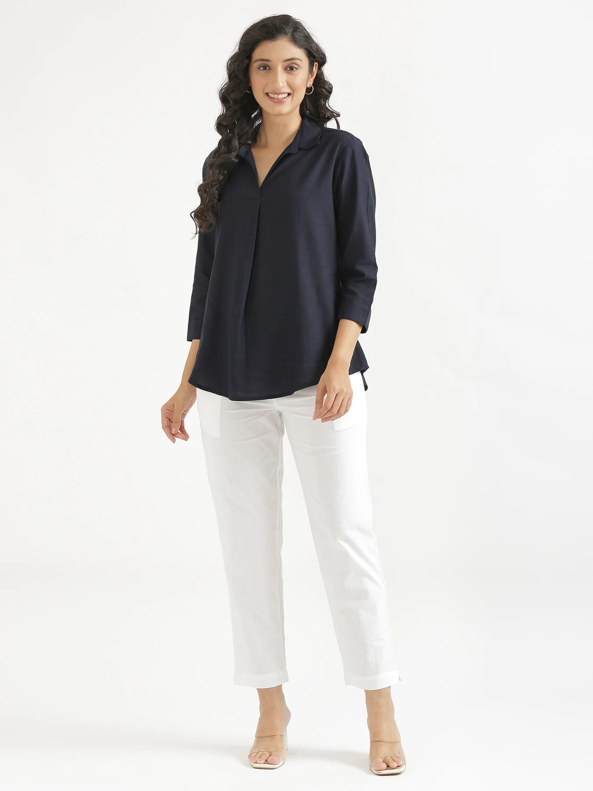 Women Navy Blue Flowy Linen Pleated Kurta