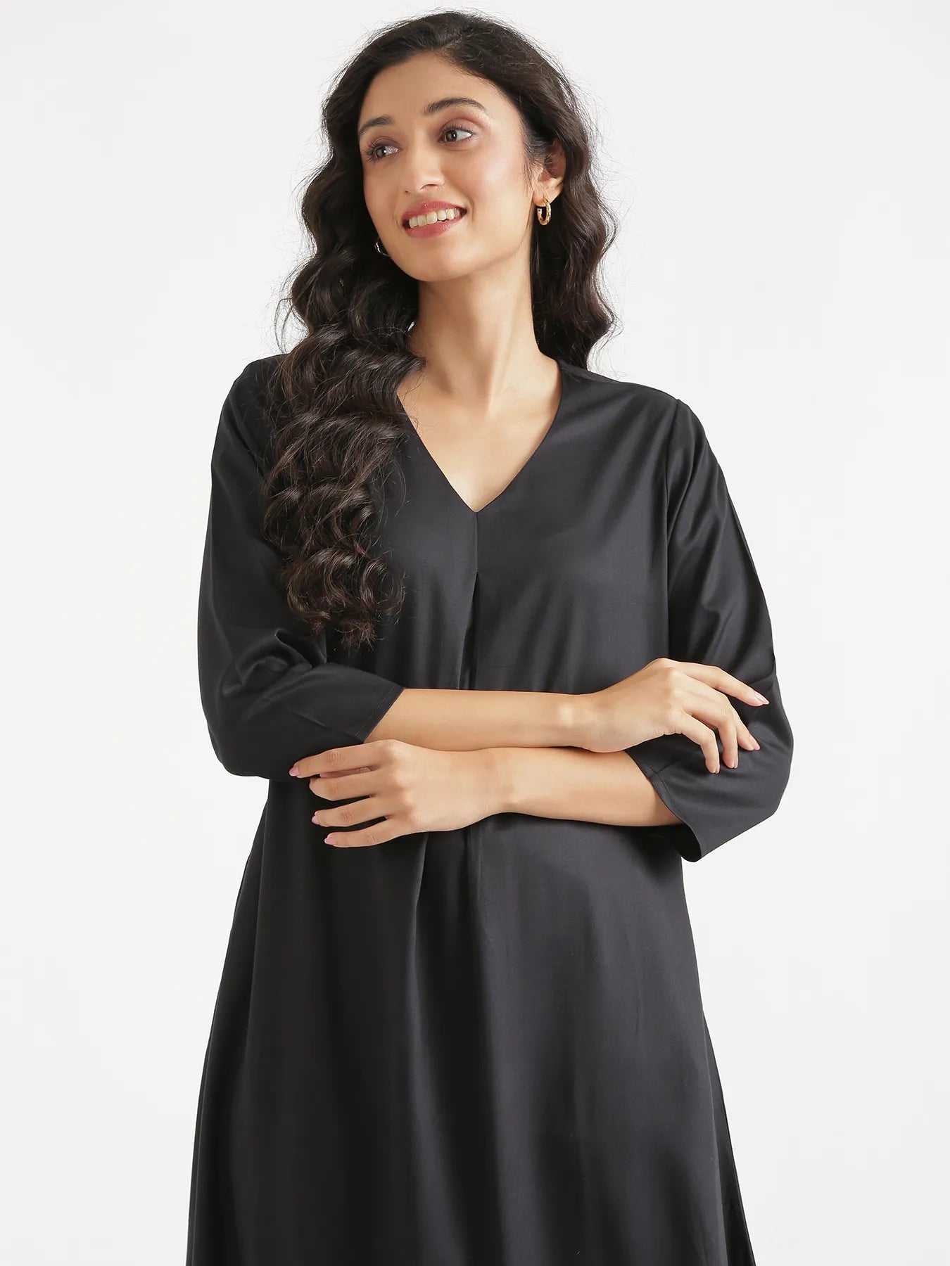 Women Black Flowy Pleated Kurta