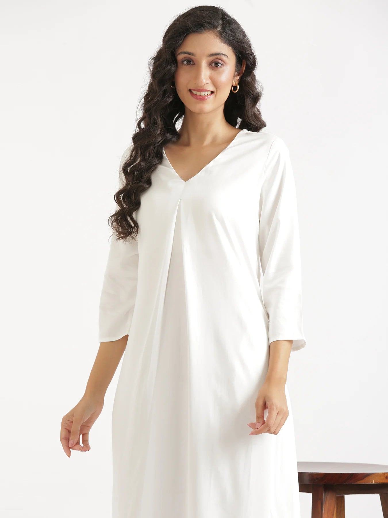 Women White Flowy Pleated Kurta