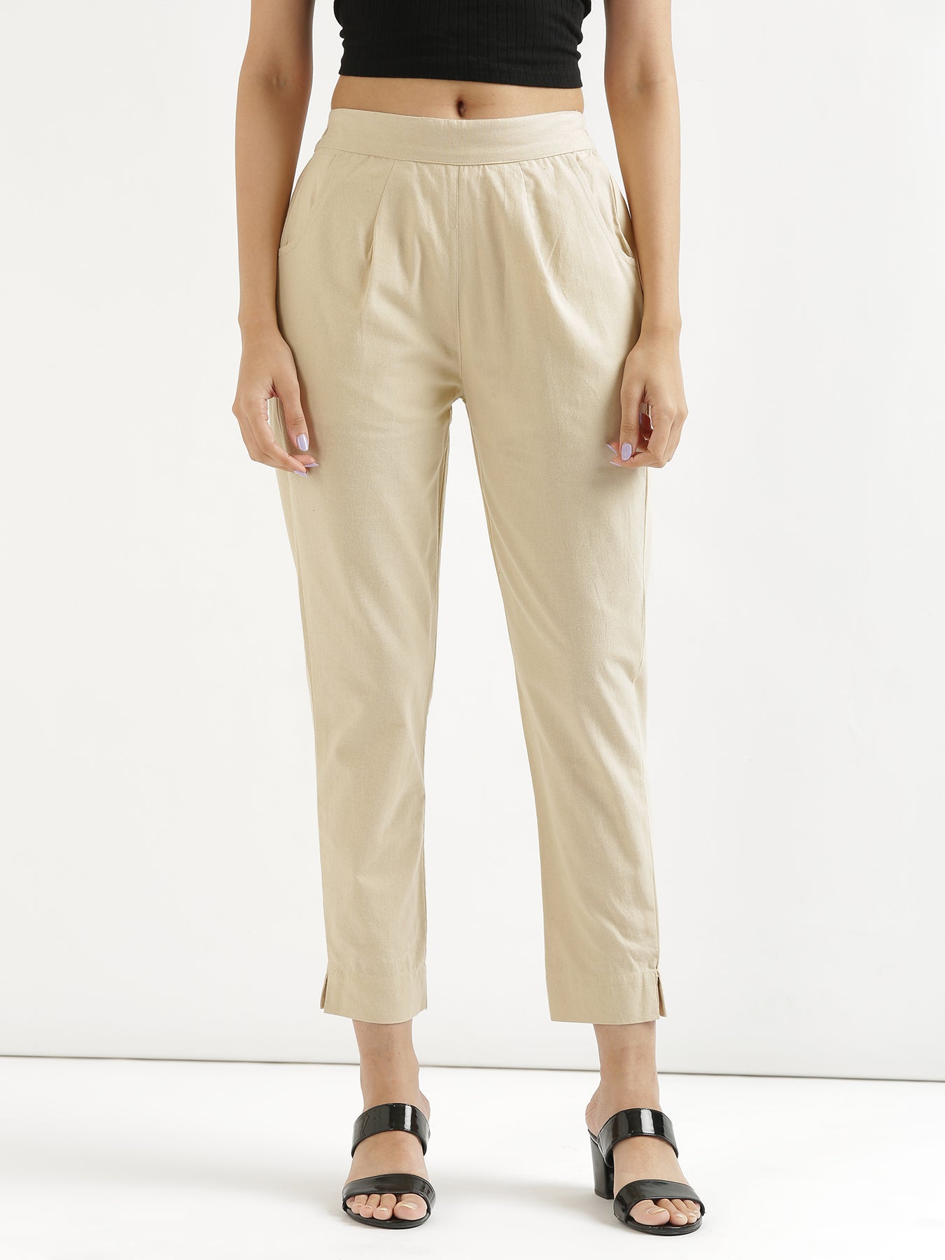 Women White & Beige Cotton Pant