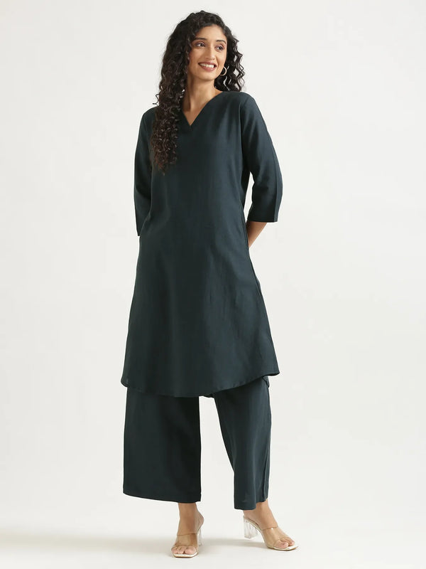 Women Navy Blue Flowy Linen Kurta Set