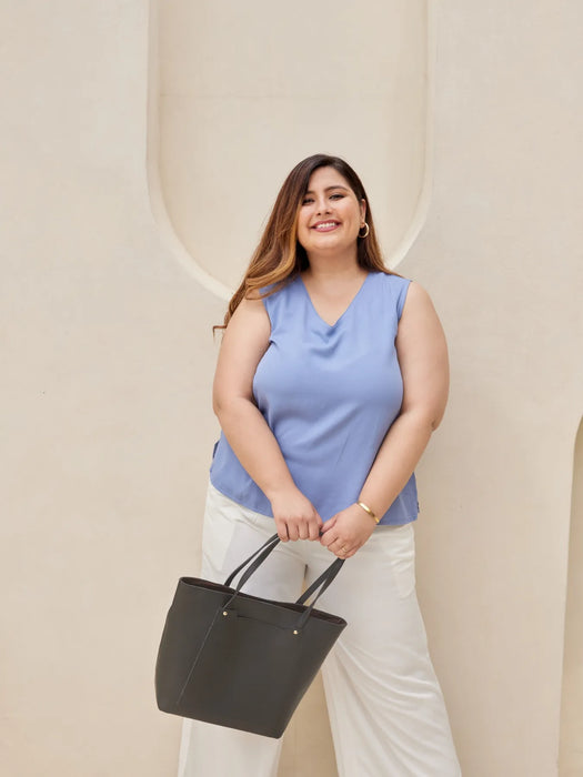 Women Plus Size English Blue V-Neck Sleeveless Top