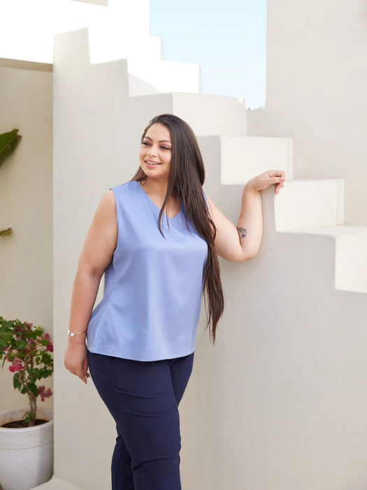Women Plus Size English Blue V-Neck Sleeveless Top