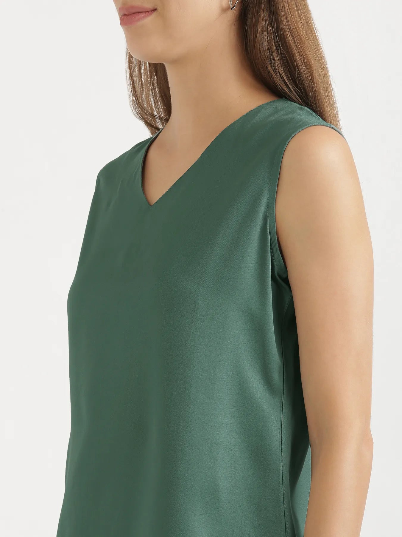 Women Jade V-Neck Sleeveless Top