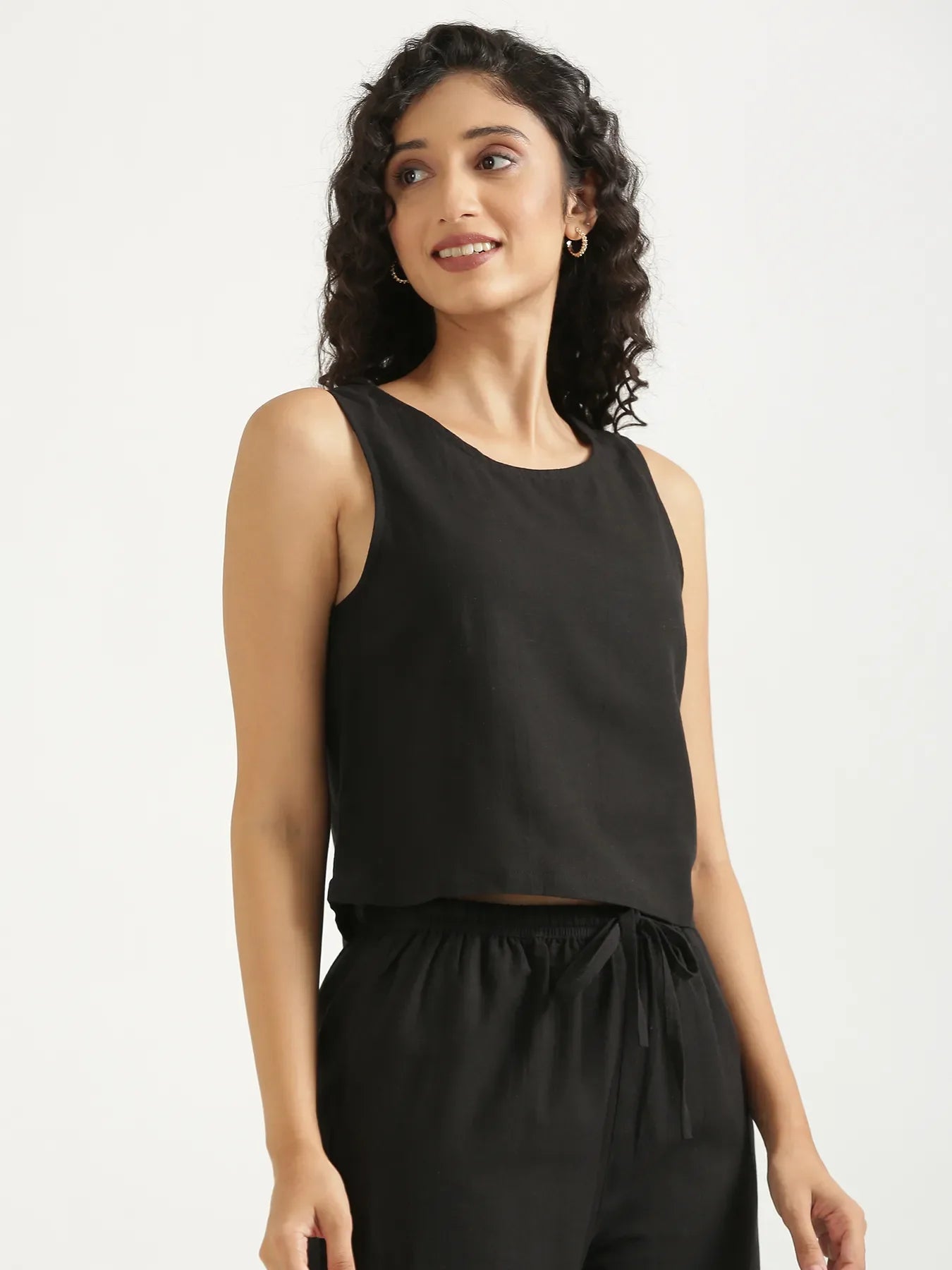 Women Black Flowy Linen Crop Top