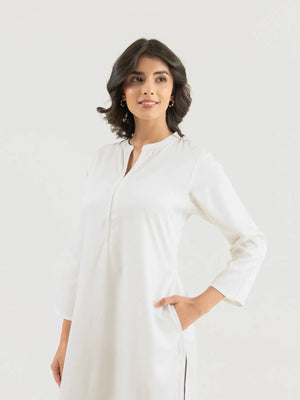 Women White Flowy Straight Long Kurta