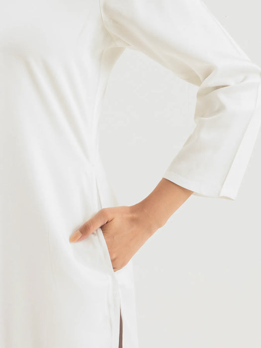 Women White Flowy Straight Long Kurta