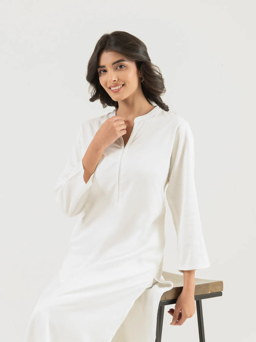 Women White Flowy Straight Long Kurta