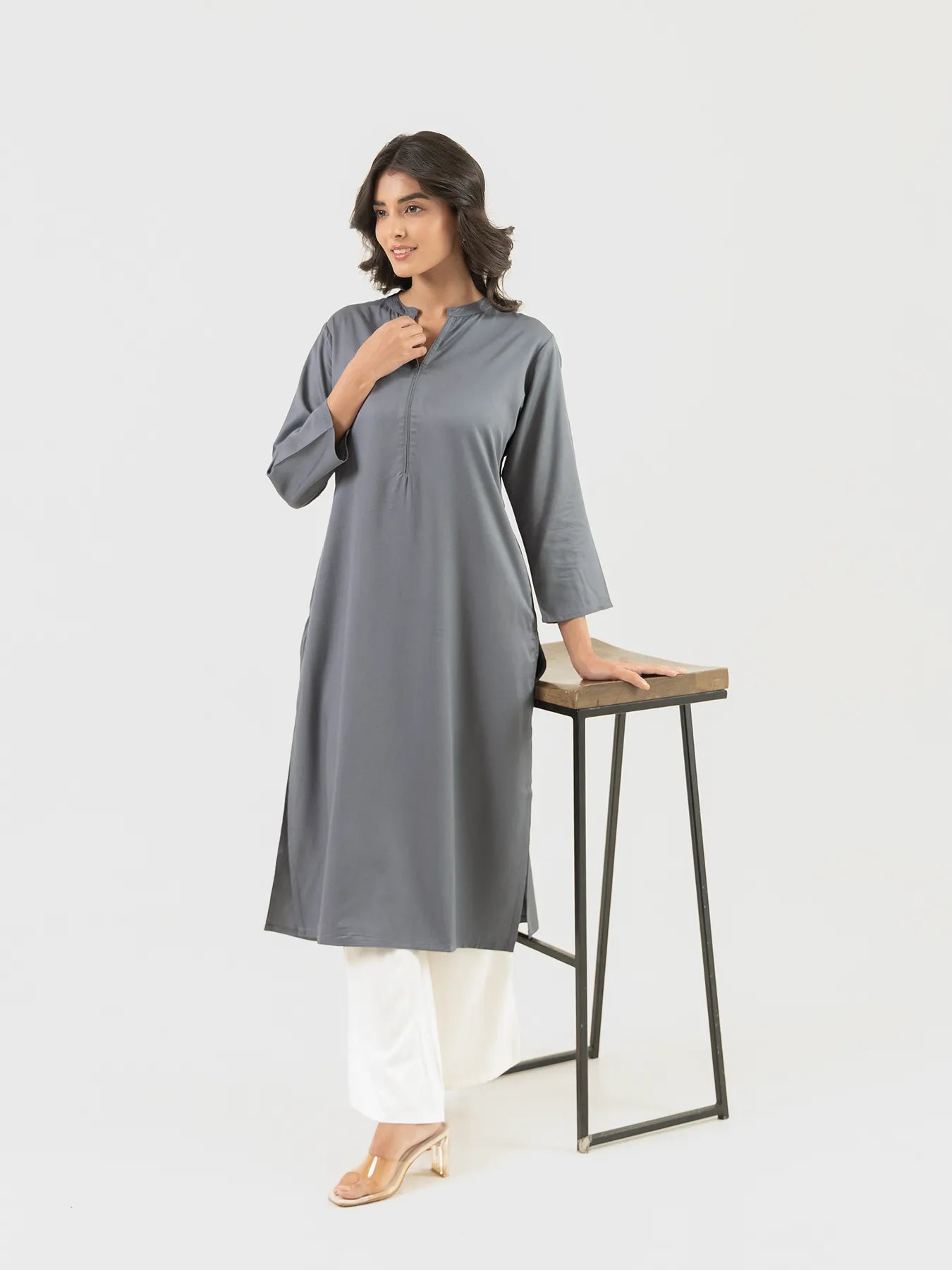 Women Grey Flowy Straight Long Kurta