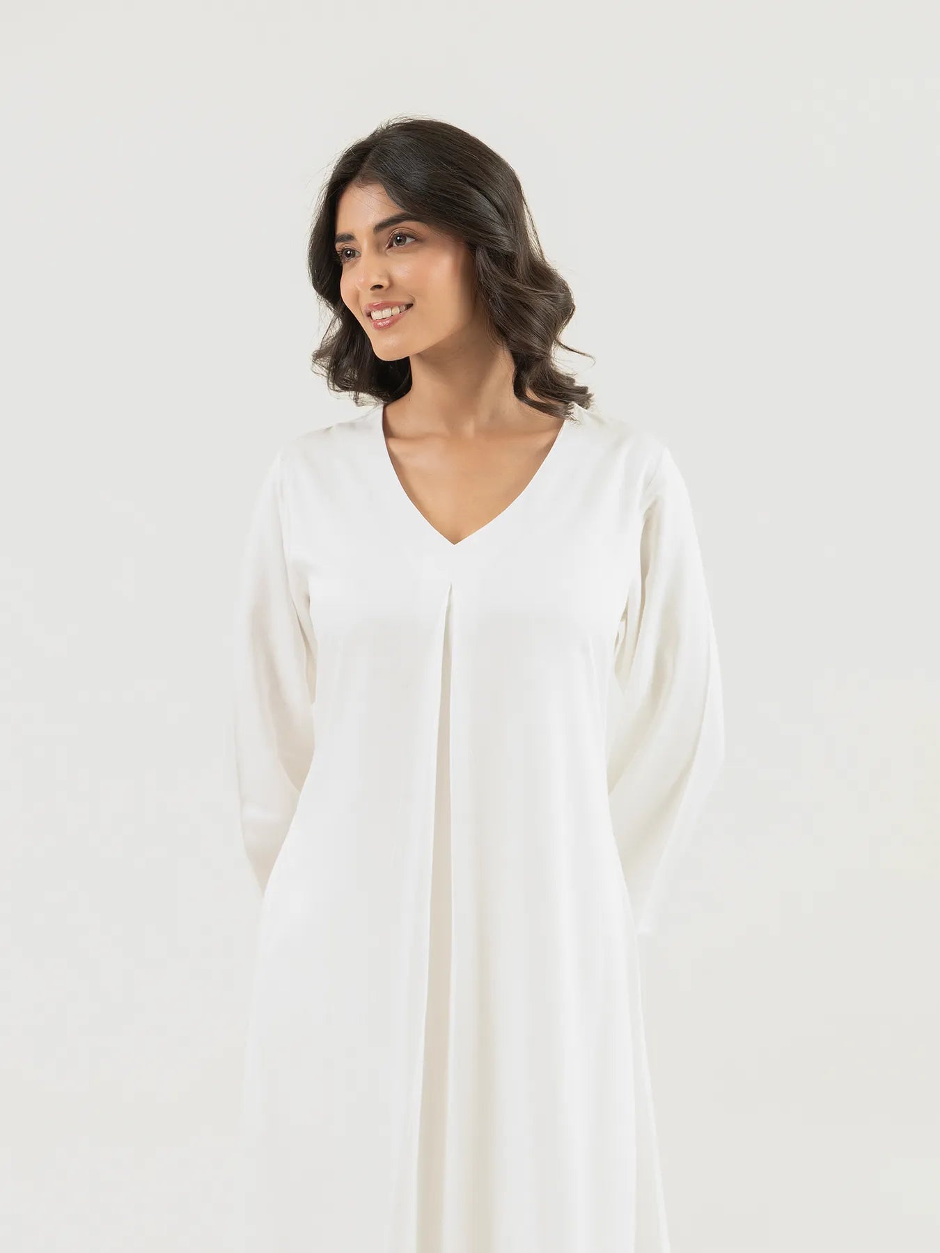 Women White Flowy Pleated Kurta