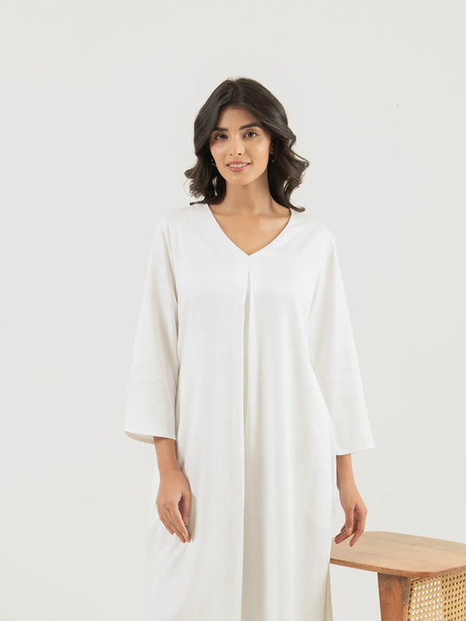 Women White Flowy Pleated Kurta