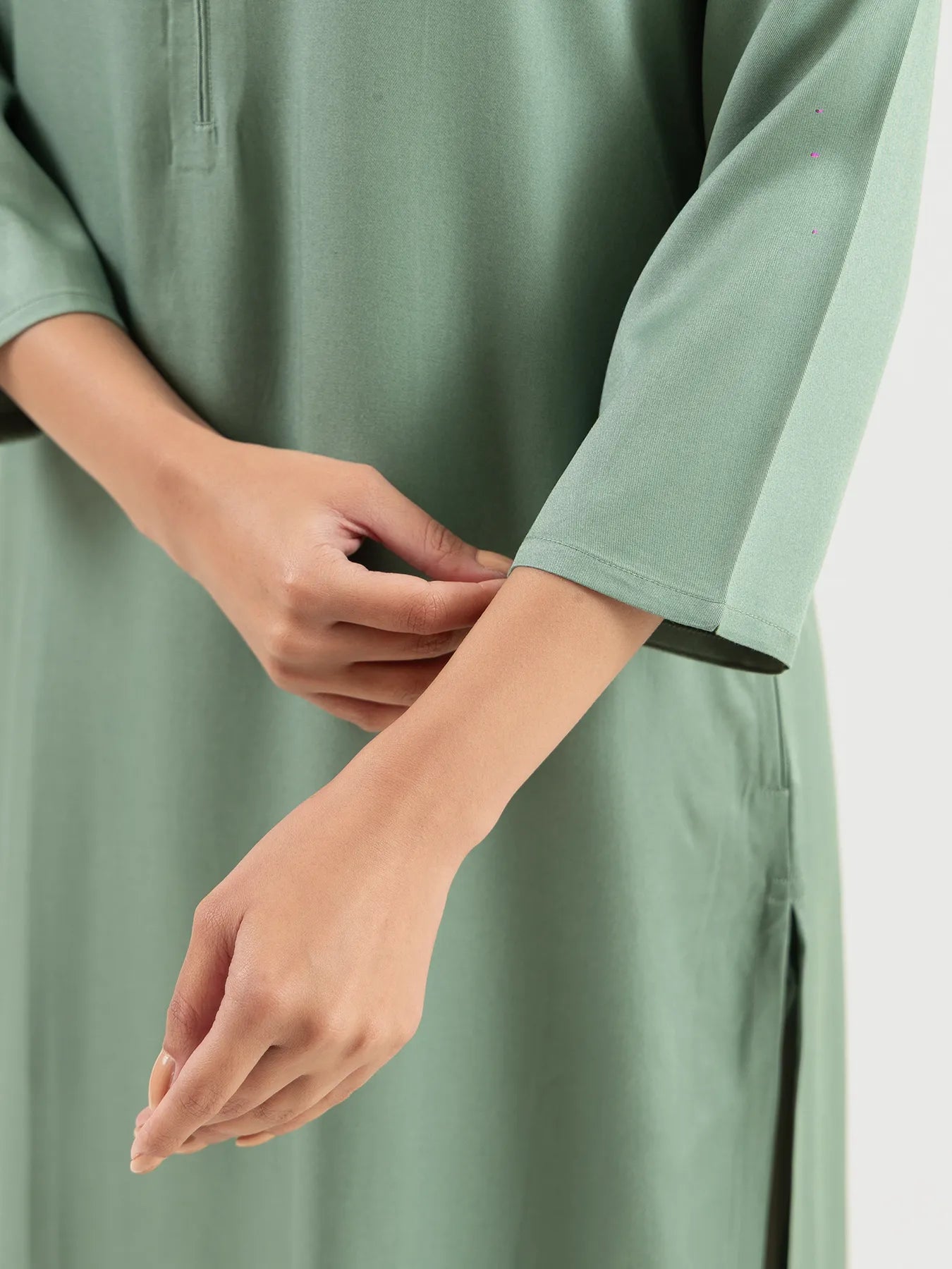 Women Jade Flowy Straight Long Kurta