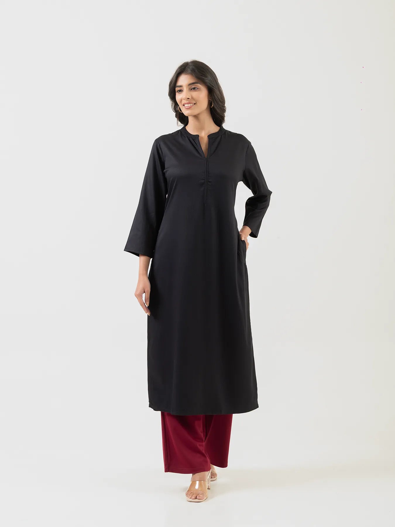 Women Black Flowy Straight Long Kurta