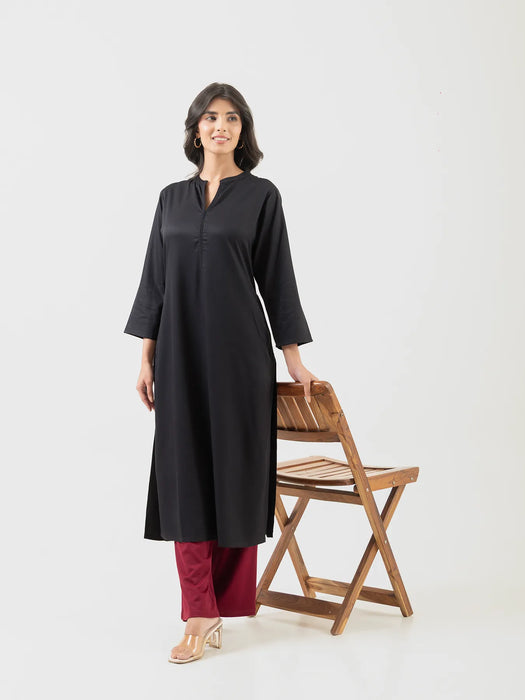 Women Black Flowy Straight Long Kurta