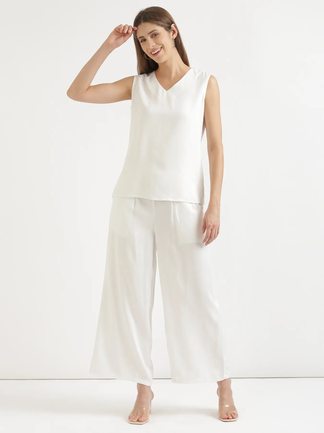 Women White V-Neck Sleeveless Top