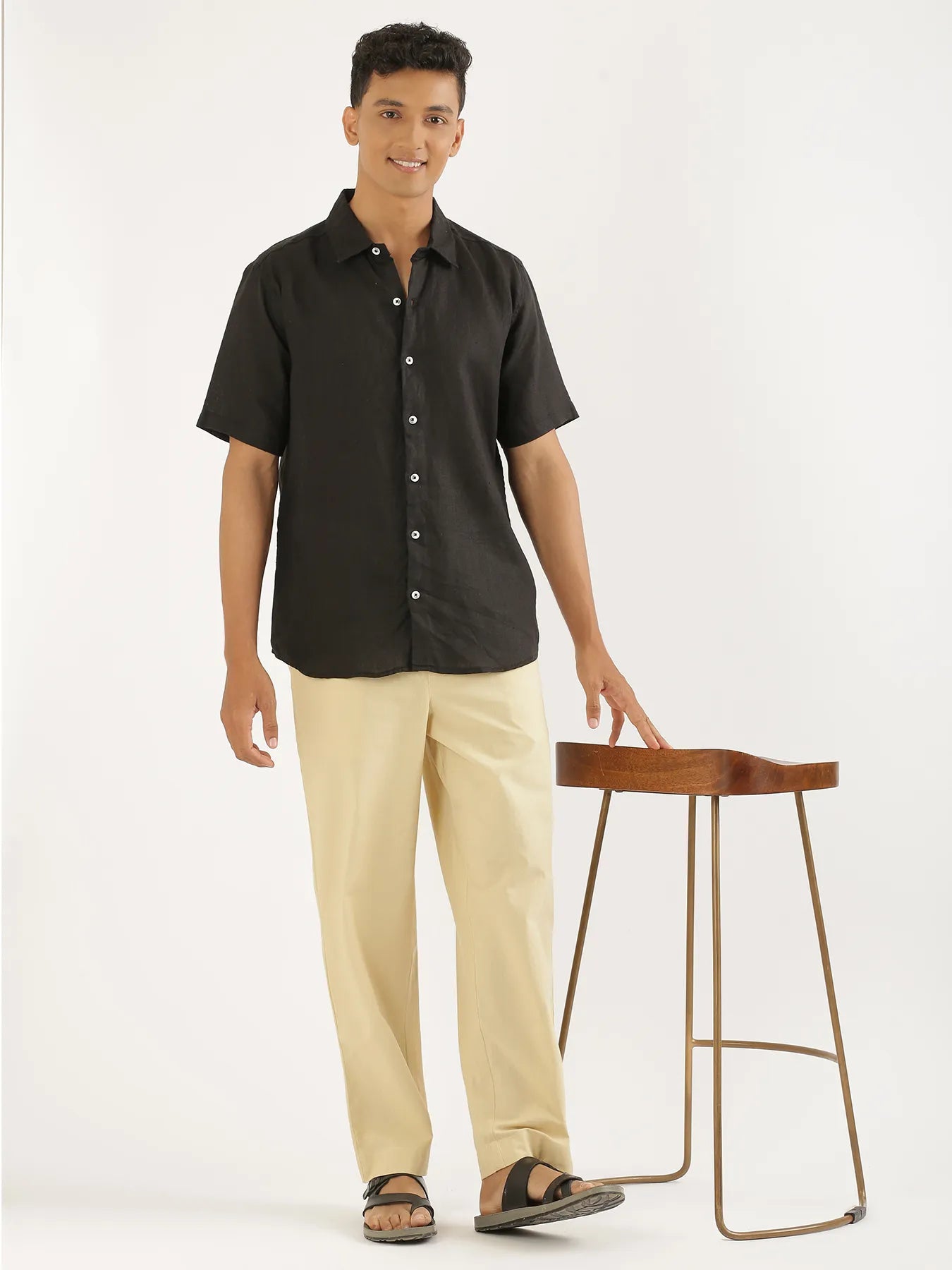 Men Black Pure Linen Short Sleeve Shirt