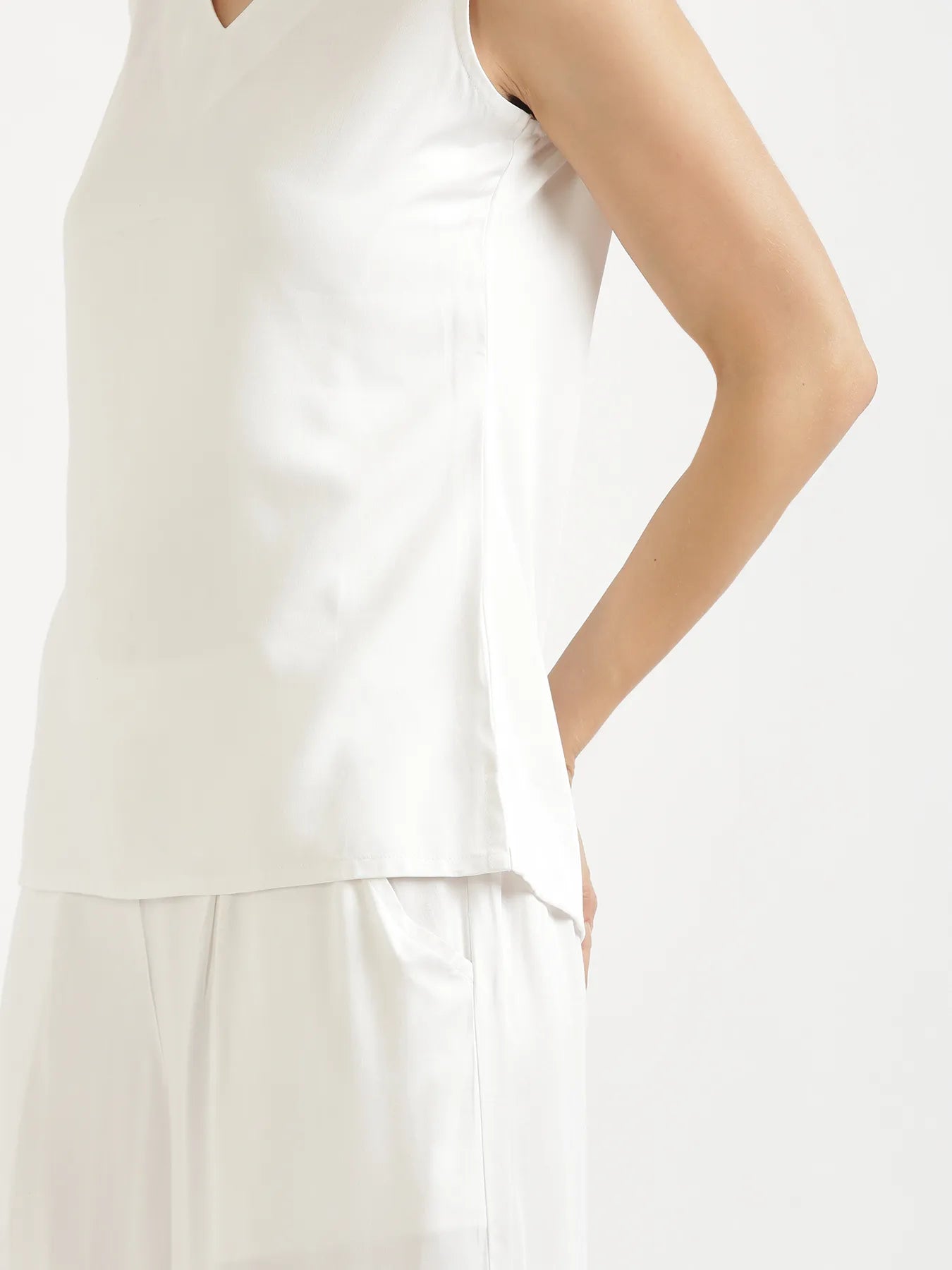 Women White V-Neck Sleeveless Top