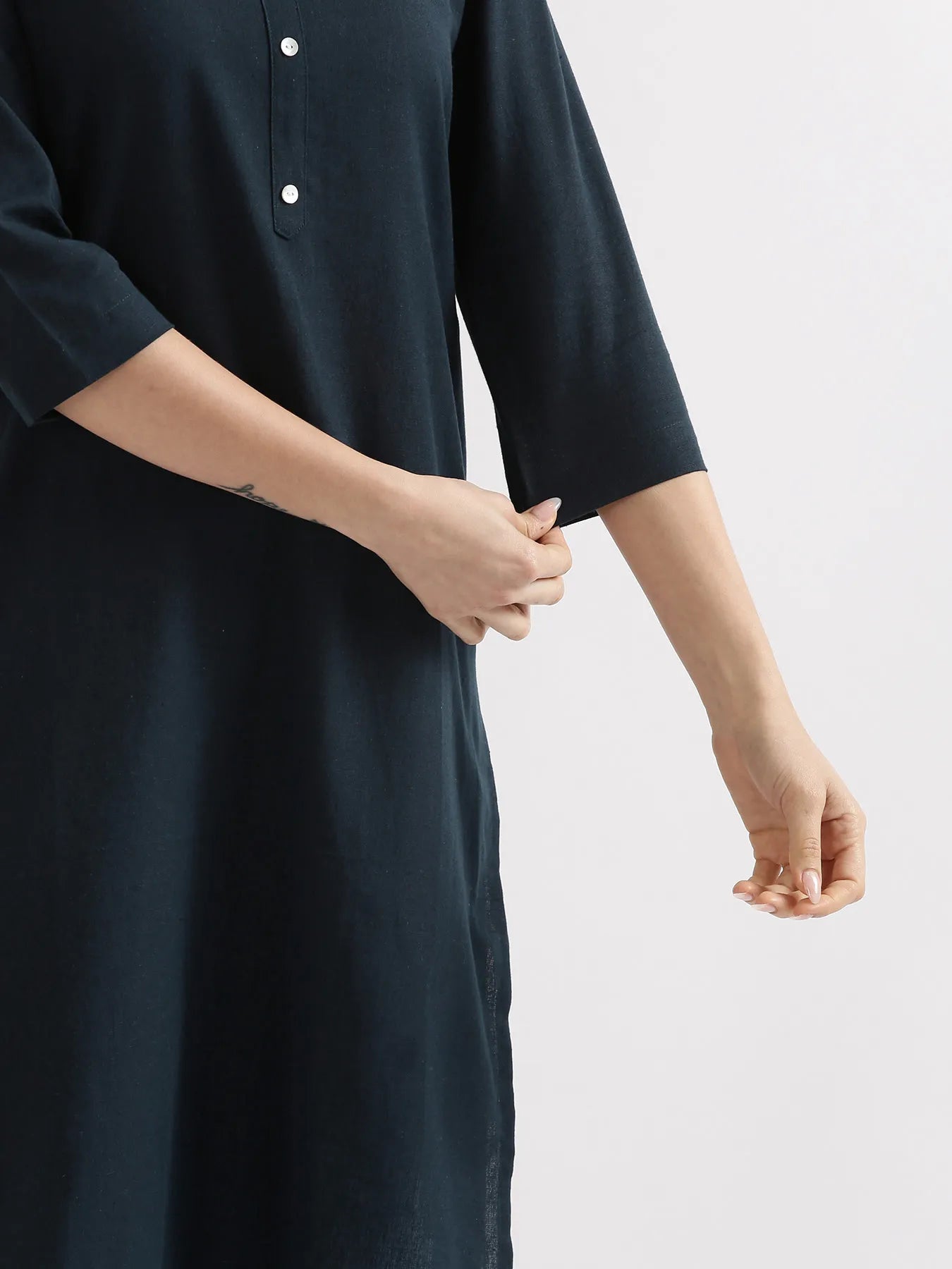 Women Navy Blue Airy Linen Long Kurta