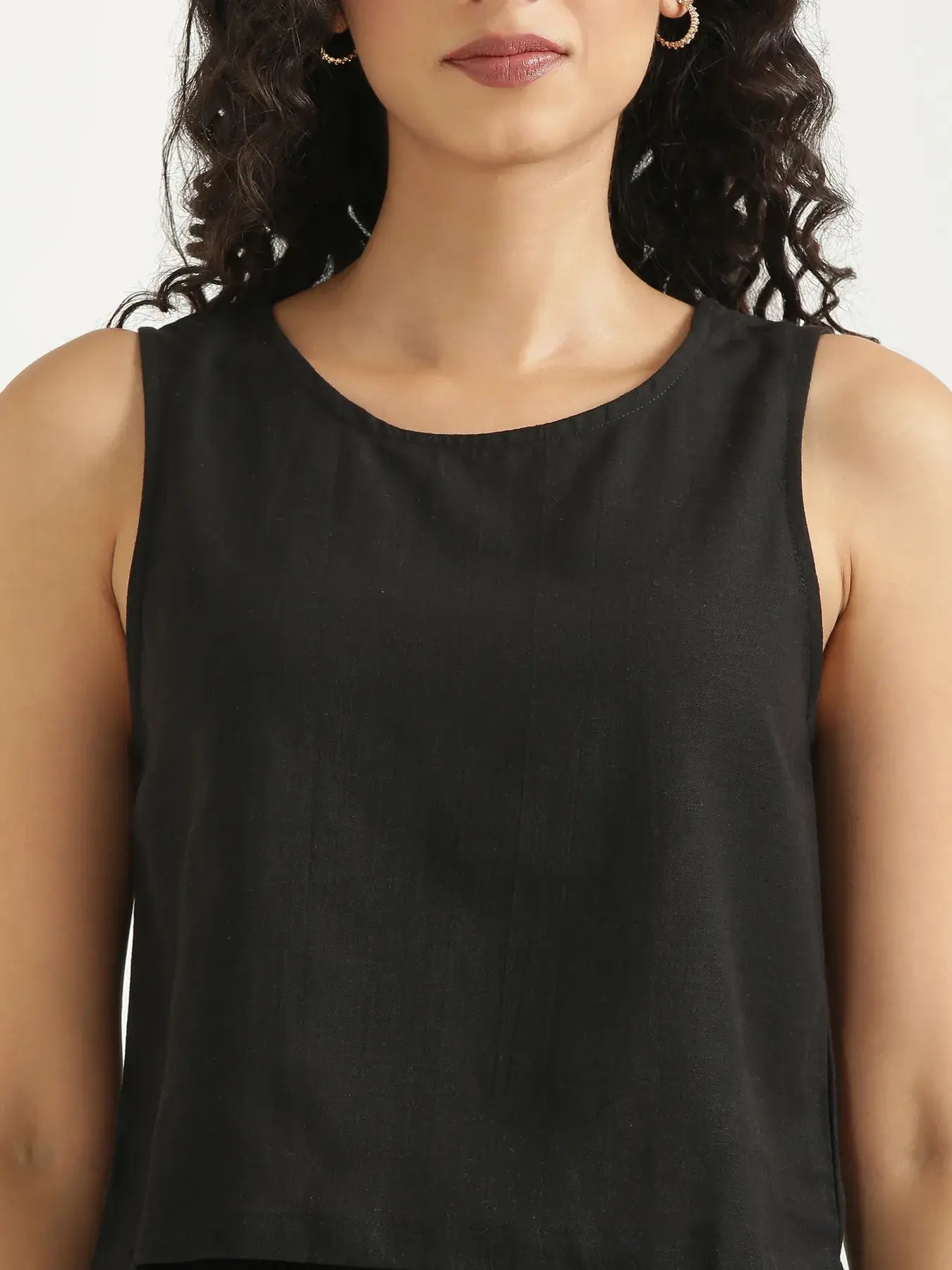 Women Black Flowy Linen Crop Top