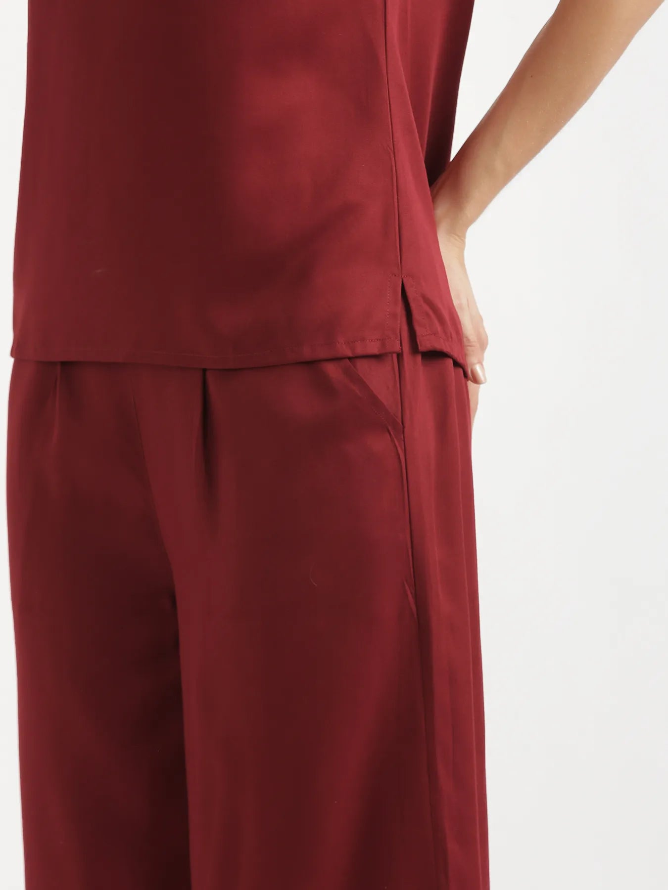 Women Maroon V-Neck Sleeveless Top