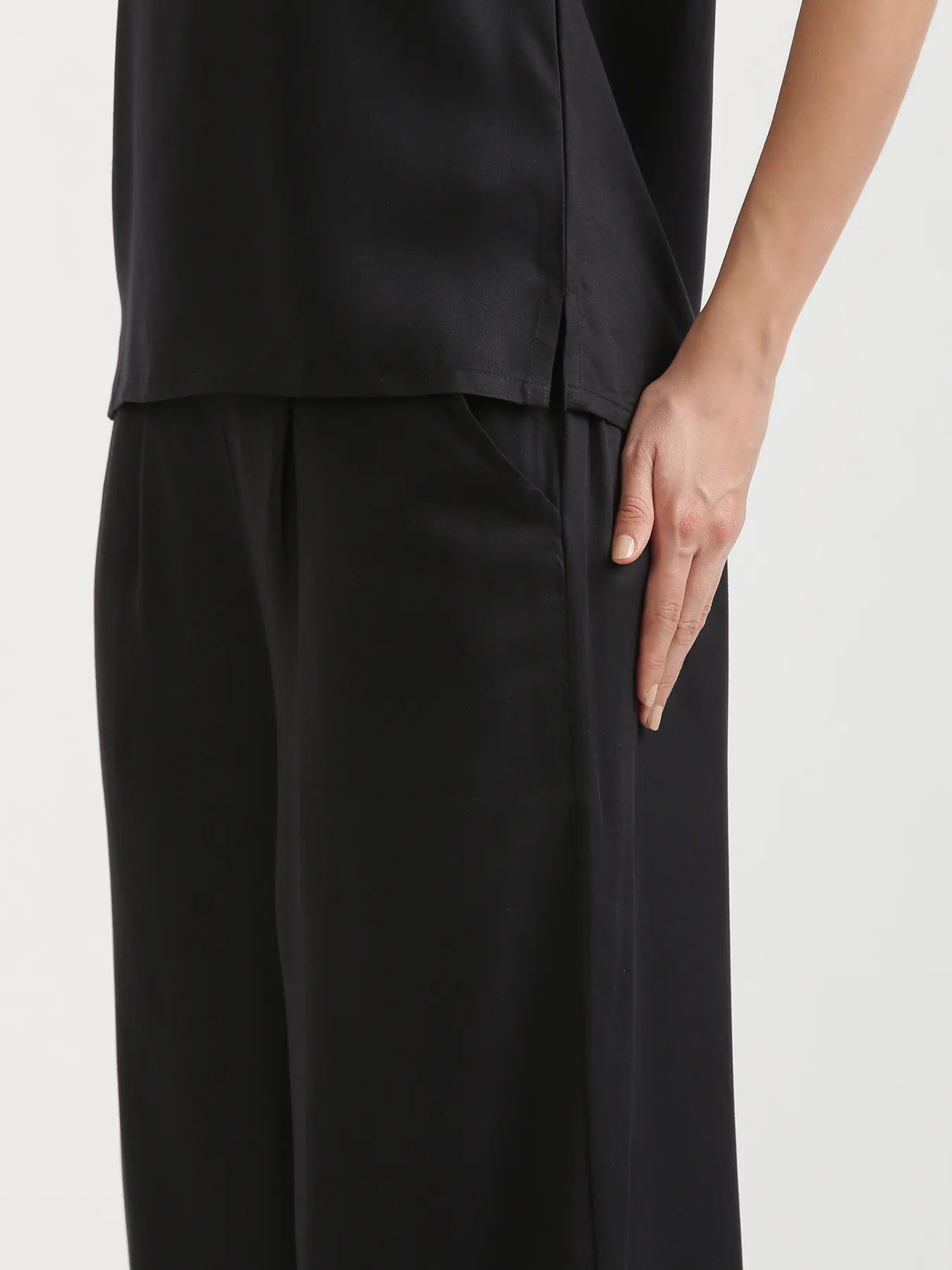 Women Black V-Neck Sleeveless Top
