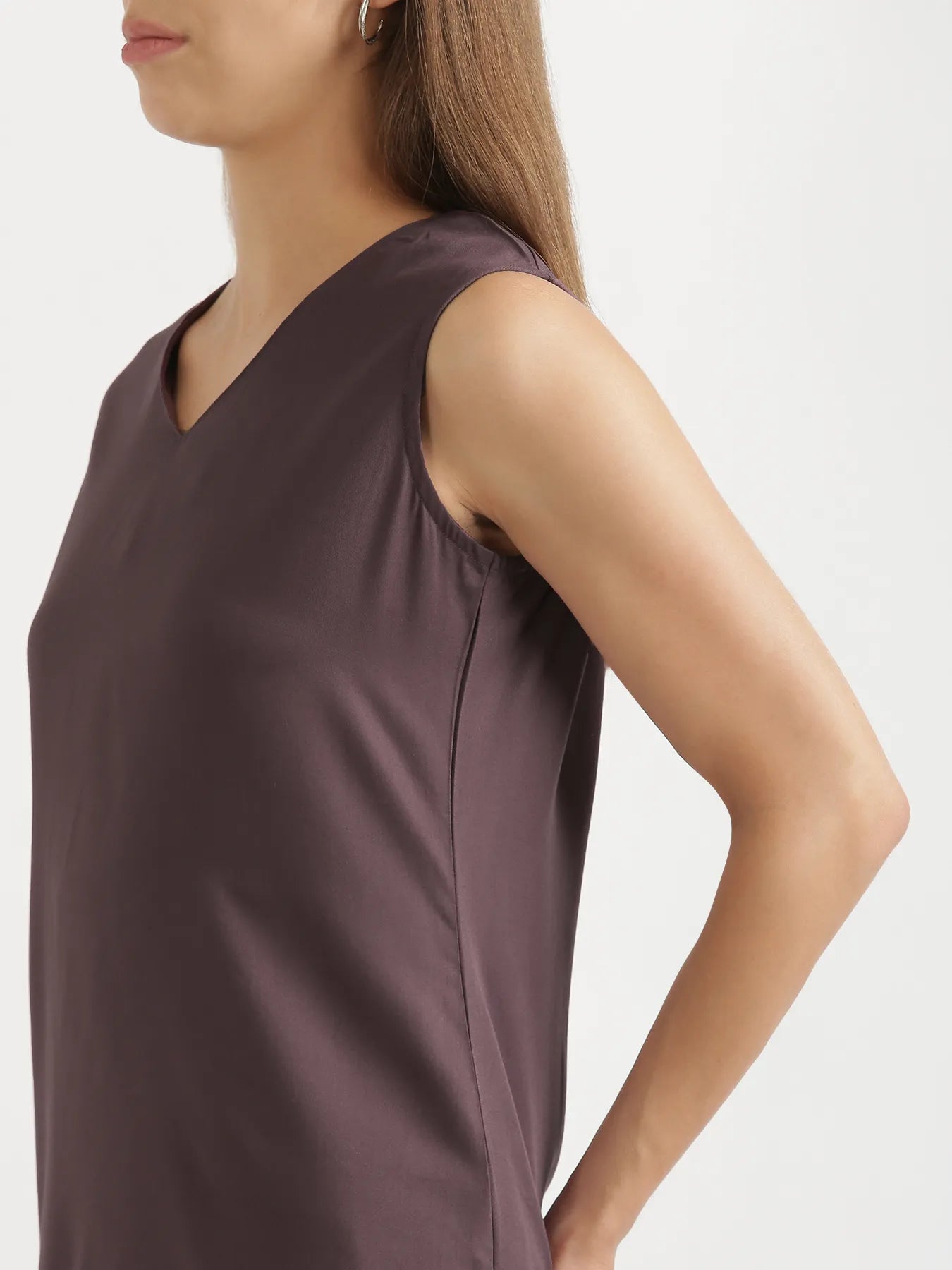 Women Brinjal V-Neck Sleeveless Top