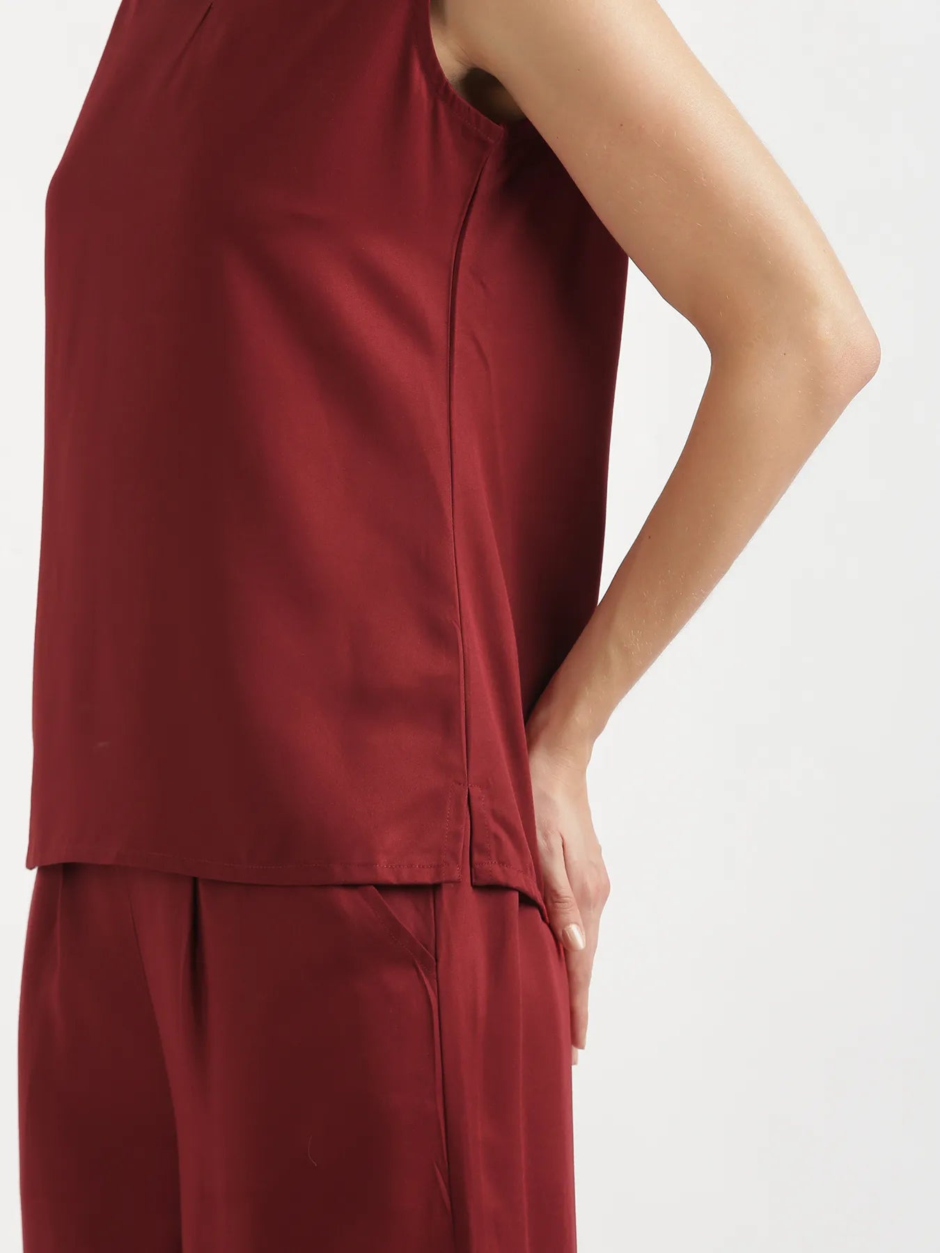 Women Maroon V-Neck Sleeveless Top