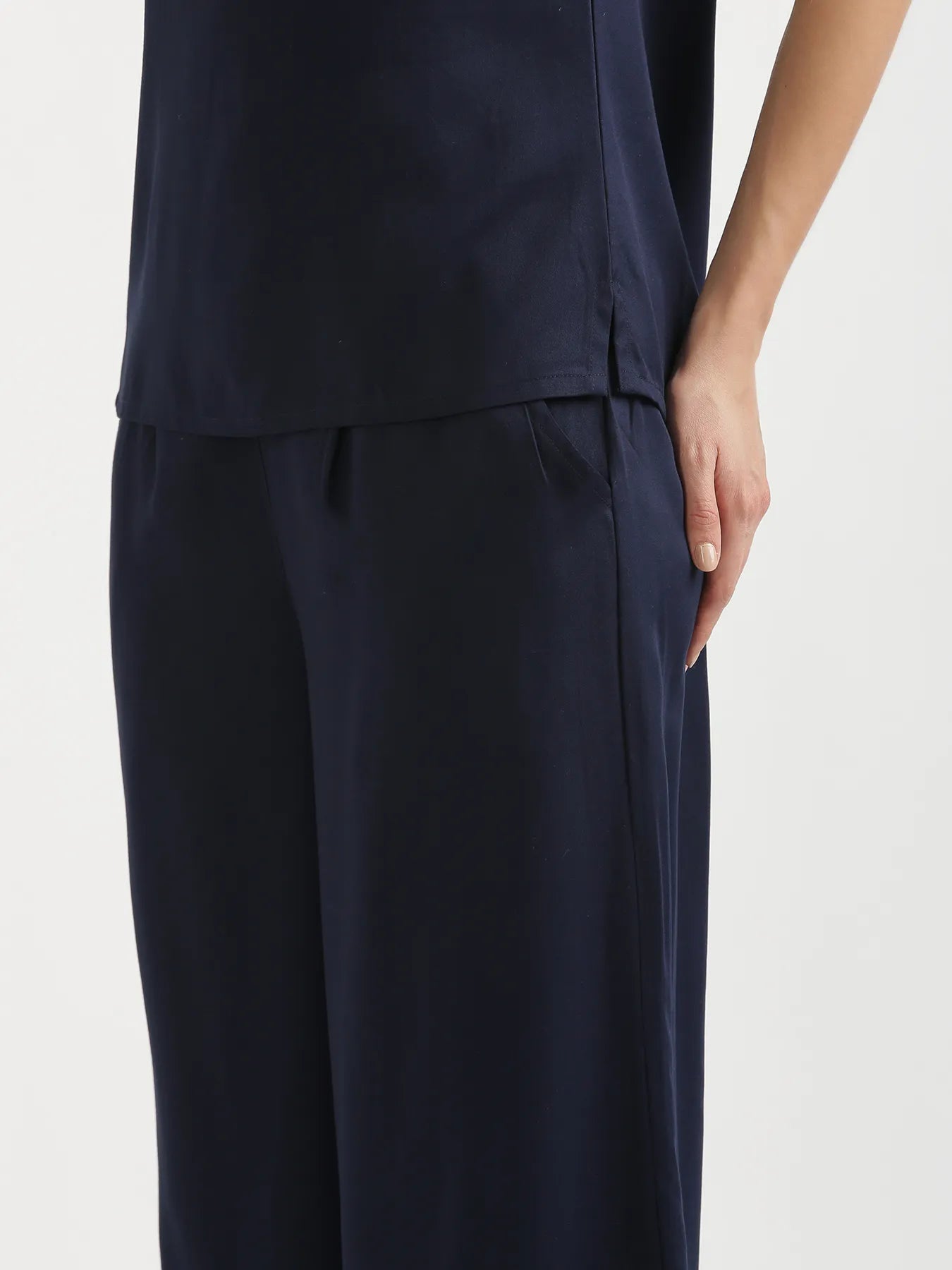 Women Navy Blue V-Neck Sleeveless Top