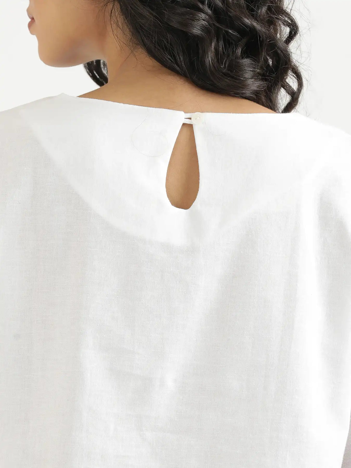 Women White Airy Linen Puff Sleeve Short Kurta