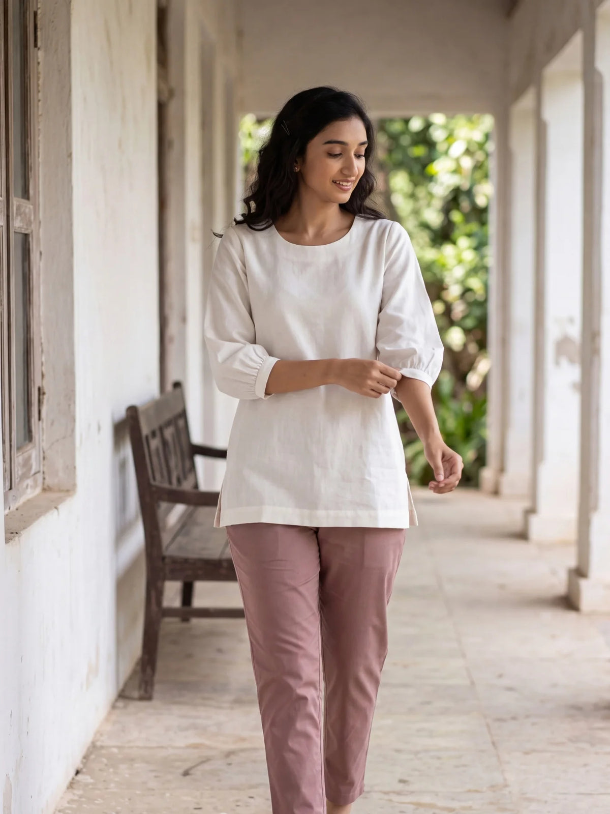 Women White Airy Linen Puff Sleeve Short Kurta