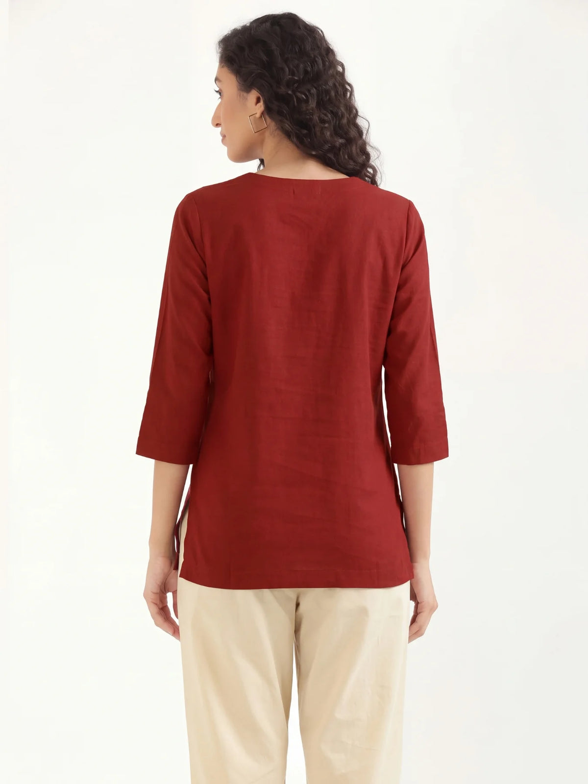 Women Maroon Airy Linen Split Neck Short Kurta