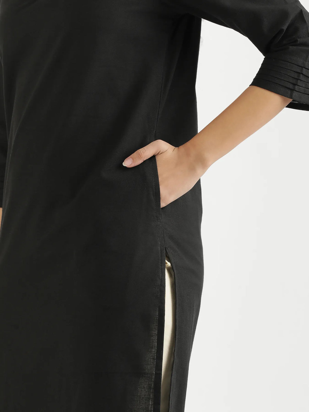 Women Black Airy Linen V-Neck Long Kurta