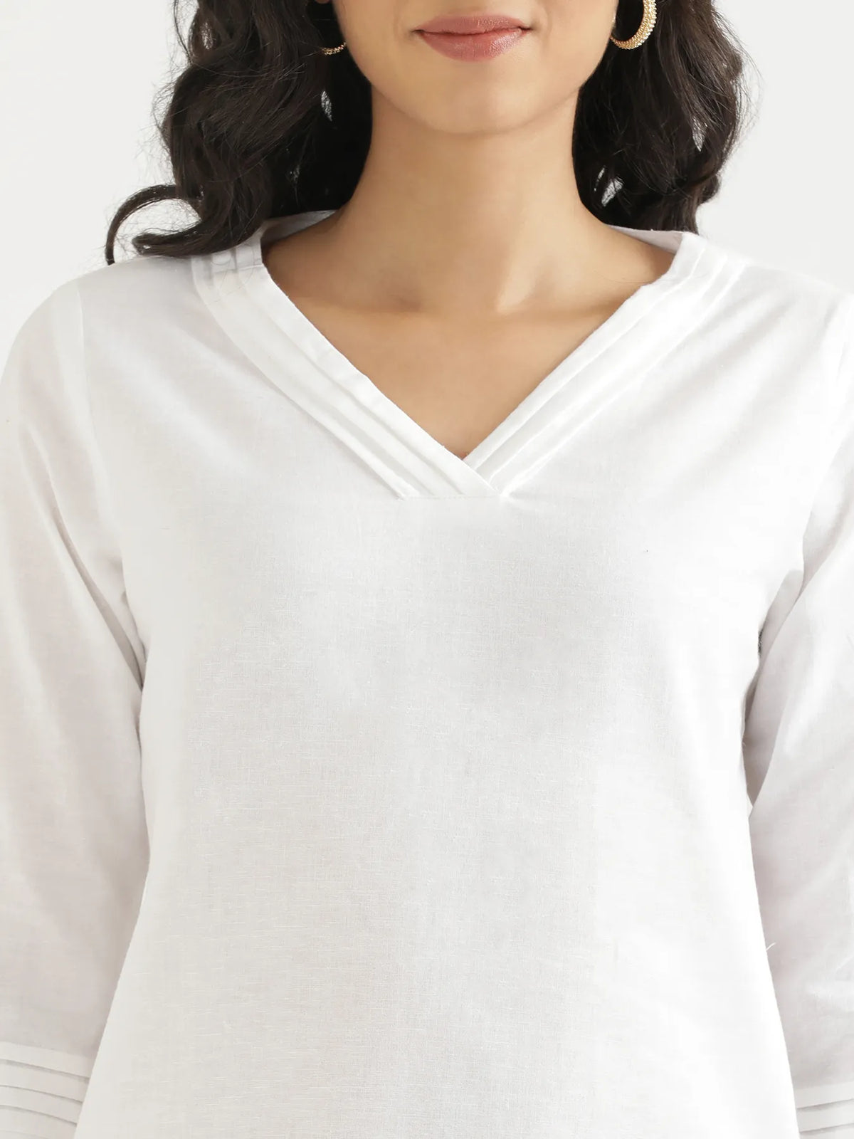 Women White Airy Linen V-Neck Short Kurta