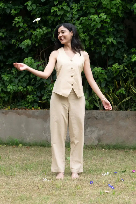 Women Fawn Airy Linen Waist Coat