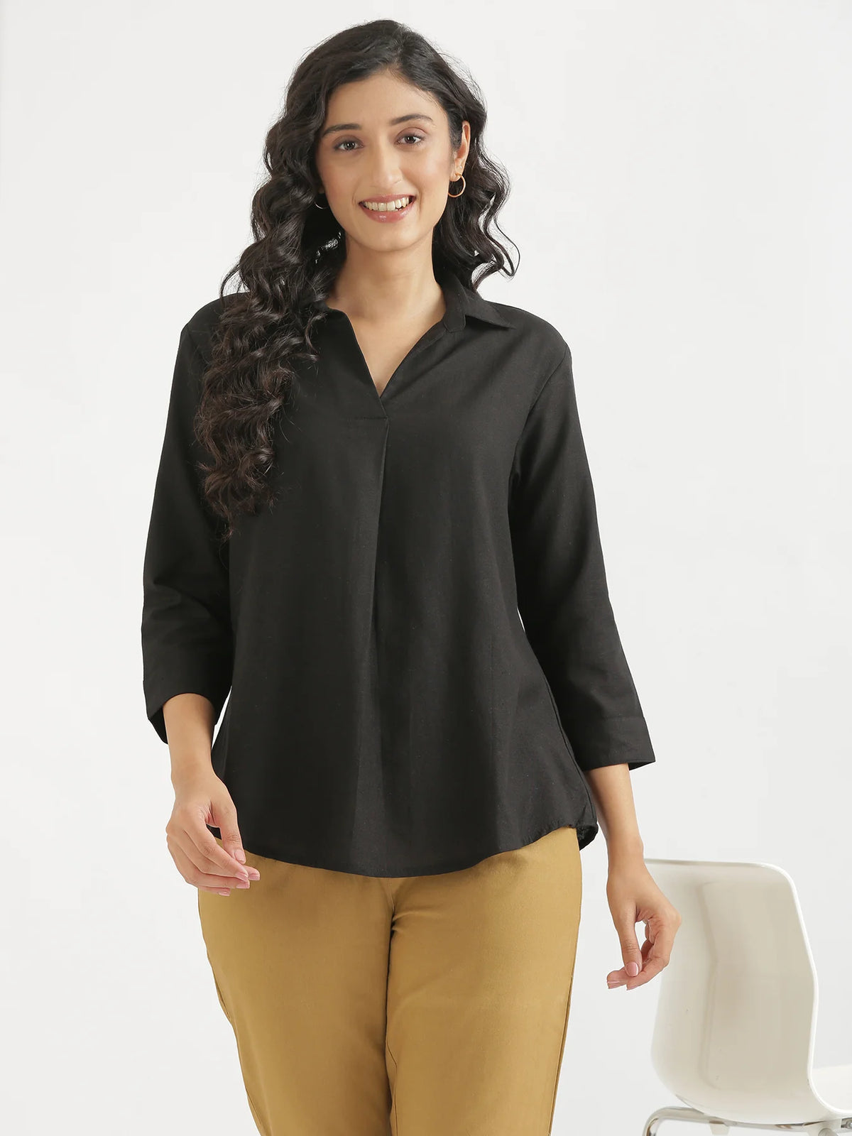 Women Black Flowy Linen Pleated Kurta