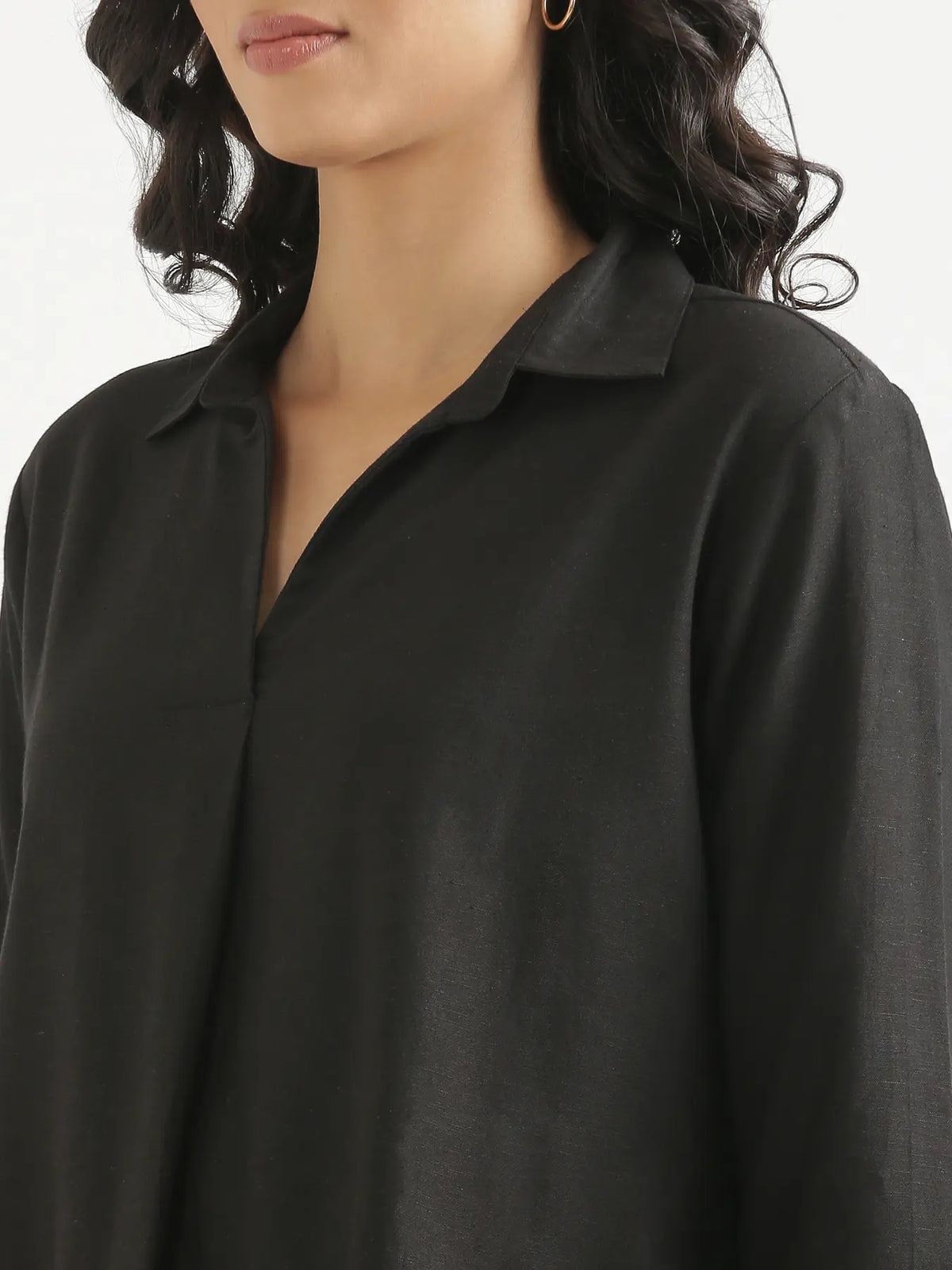 Women Black Flowy Linen Pleated Kurta